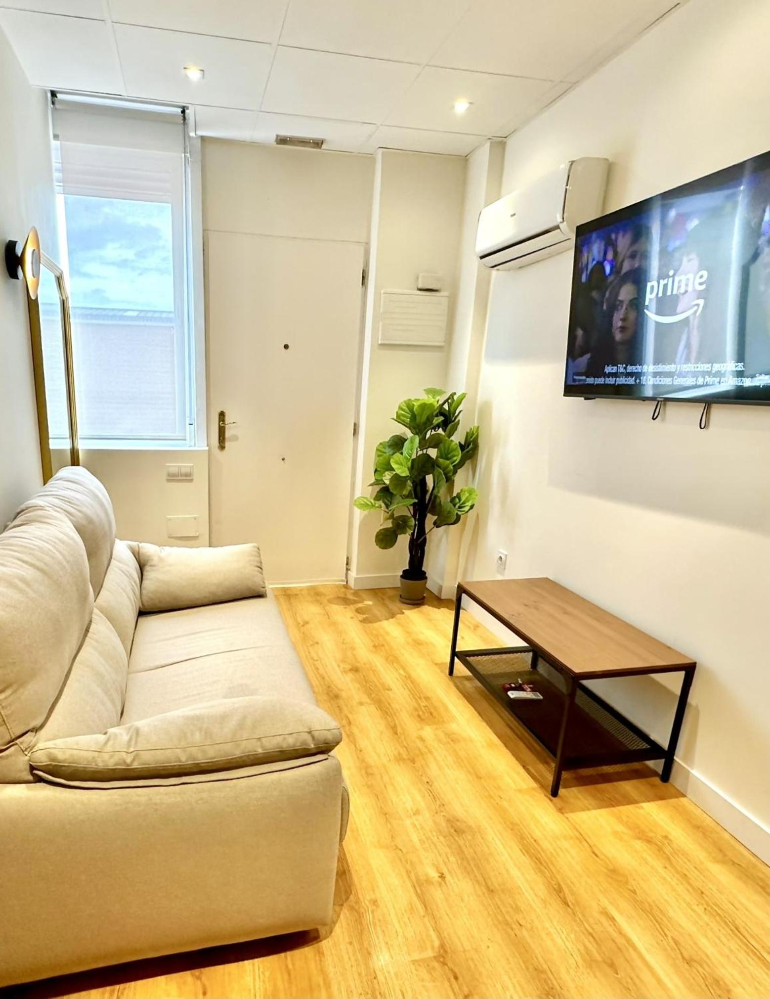 One-Bedroom Deluxe Apartment