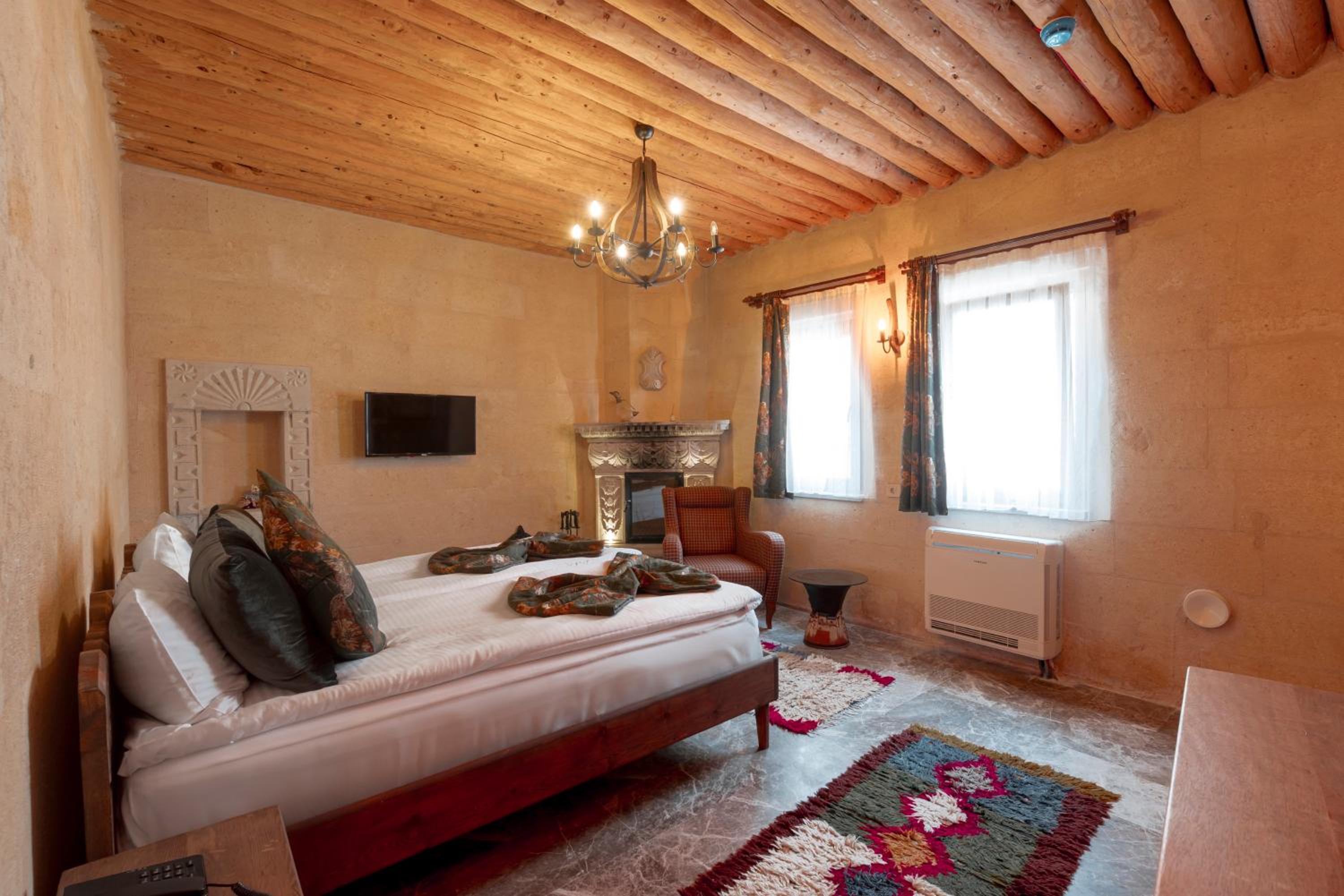 Deluxe Room - Photo 7