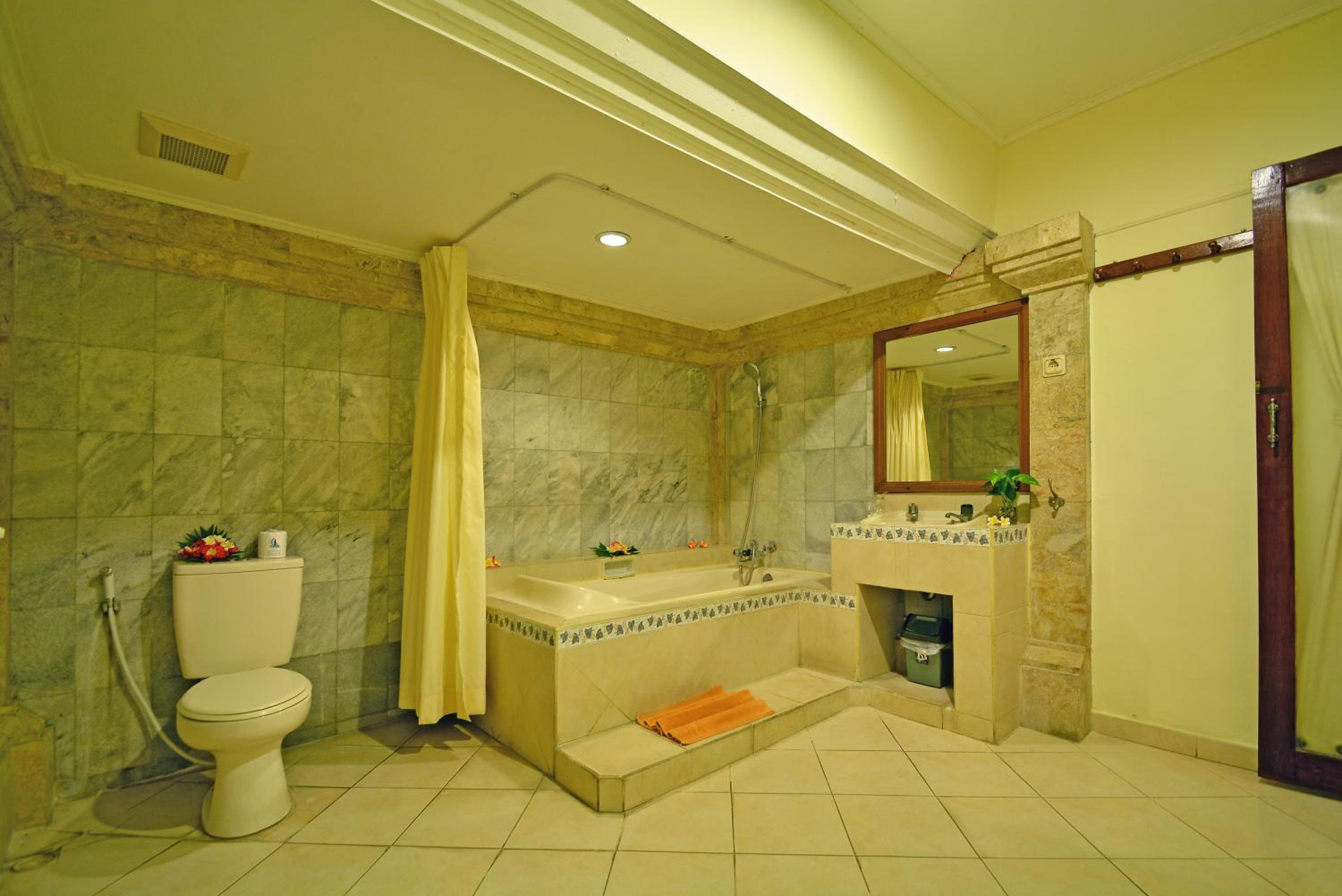 Downstairs Villa - Photo 2