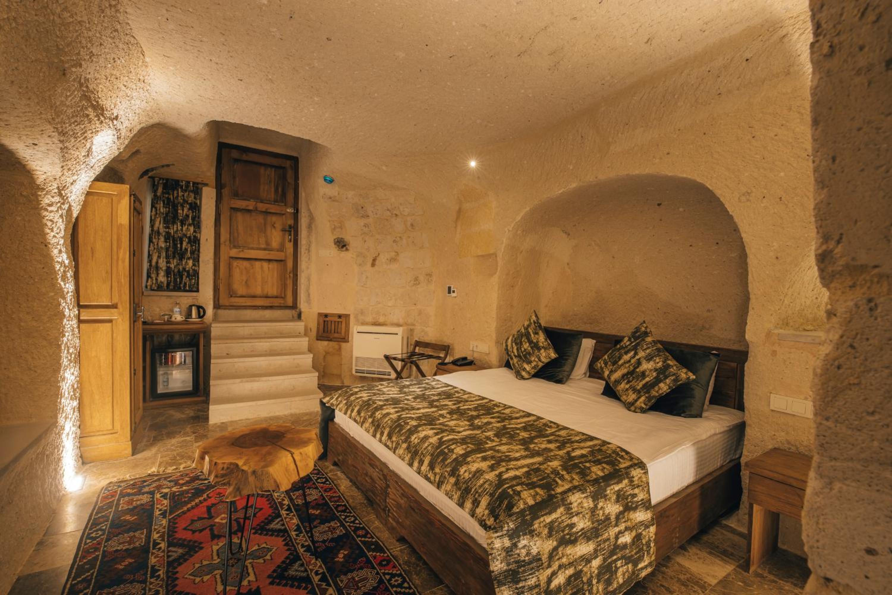 Deluxe Room - Photo 17