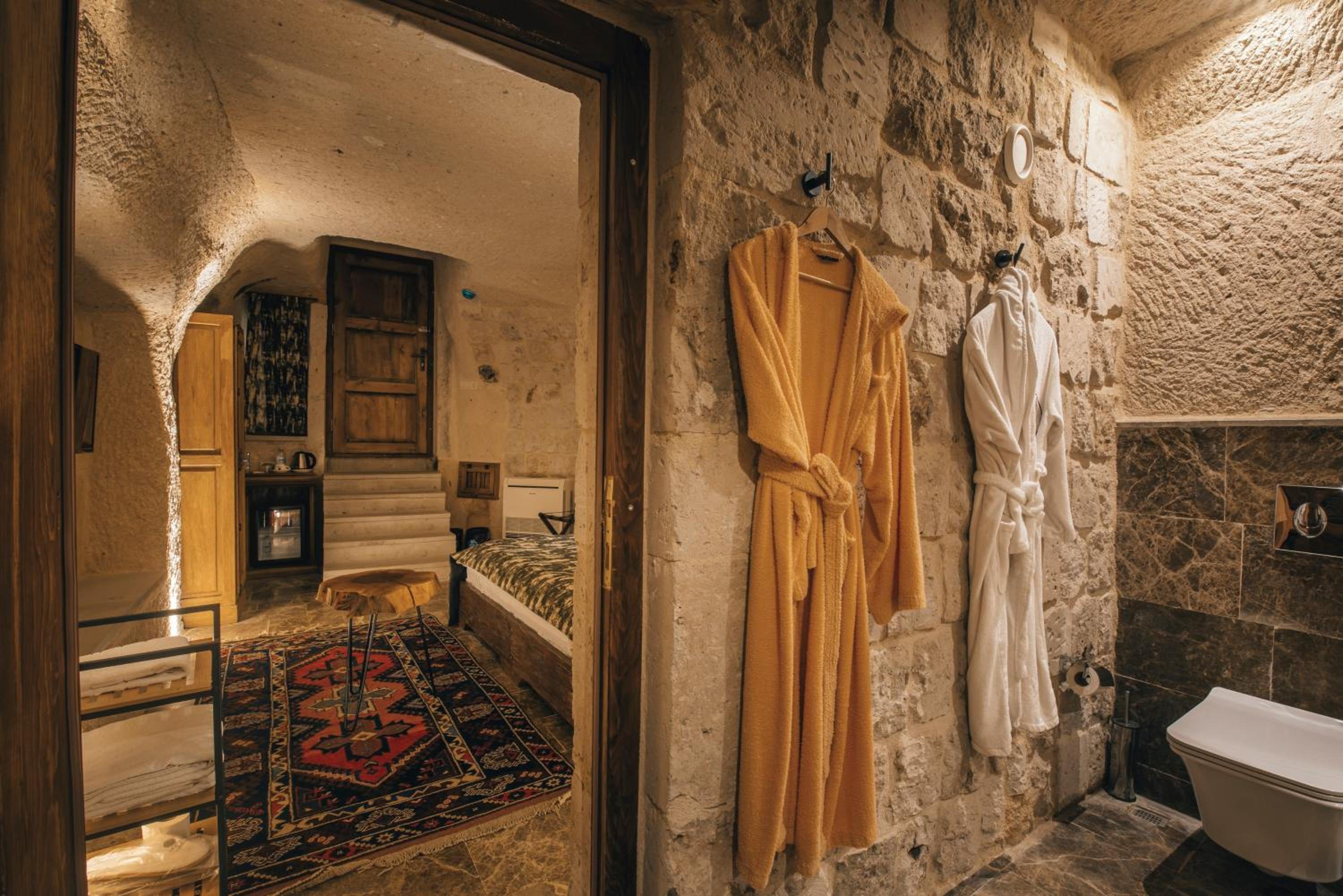 Deluxe Room - Photo 15