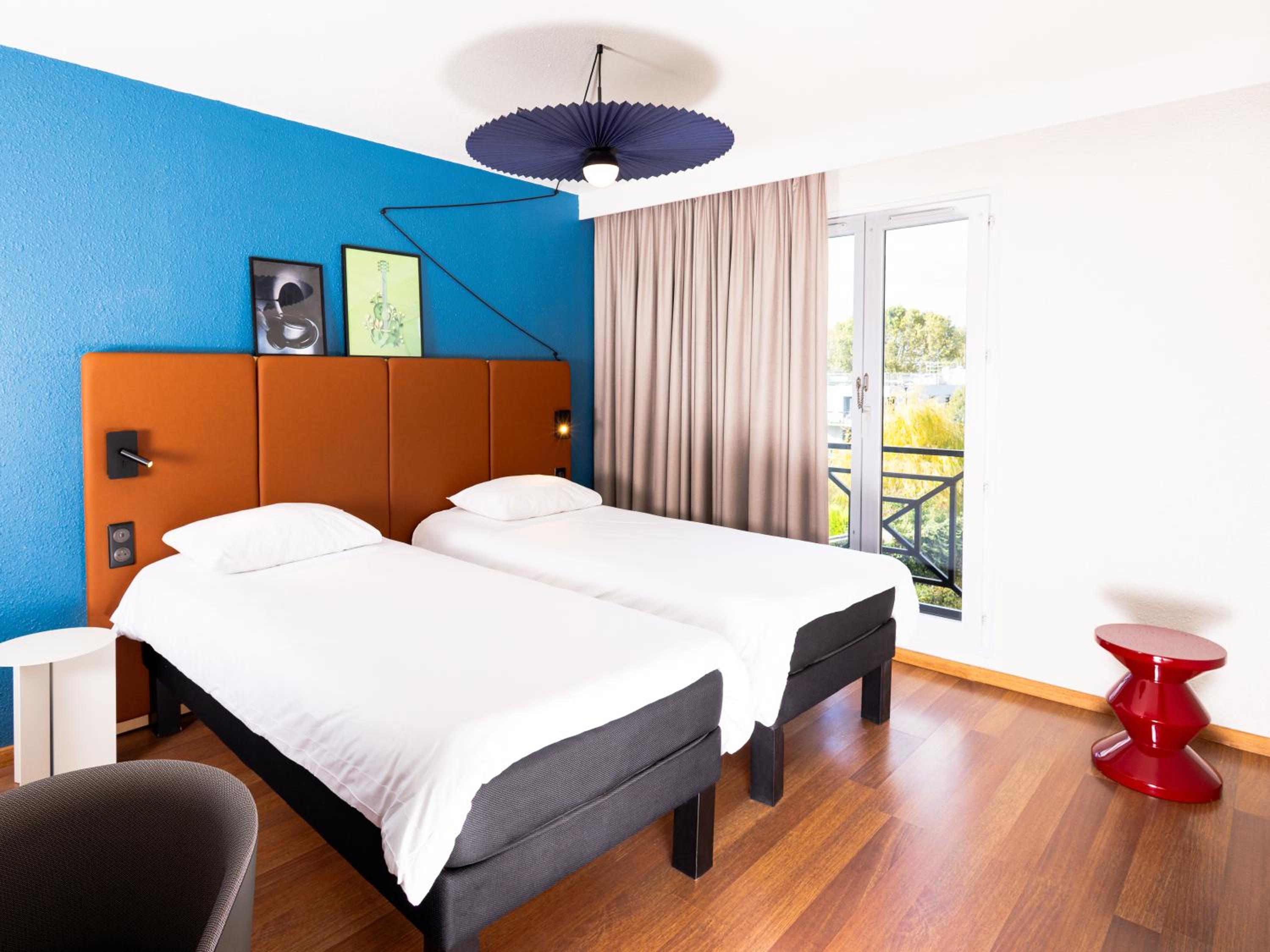 Standard Room with Two Single Beds - Photo 2