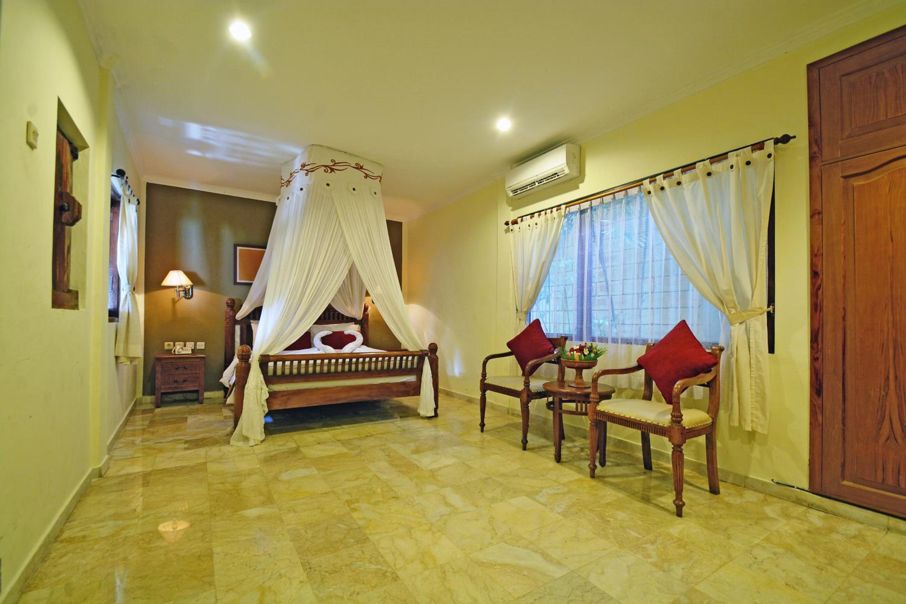 Downstairs Villa - Photo 6