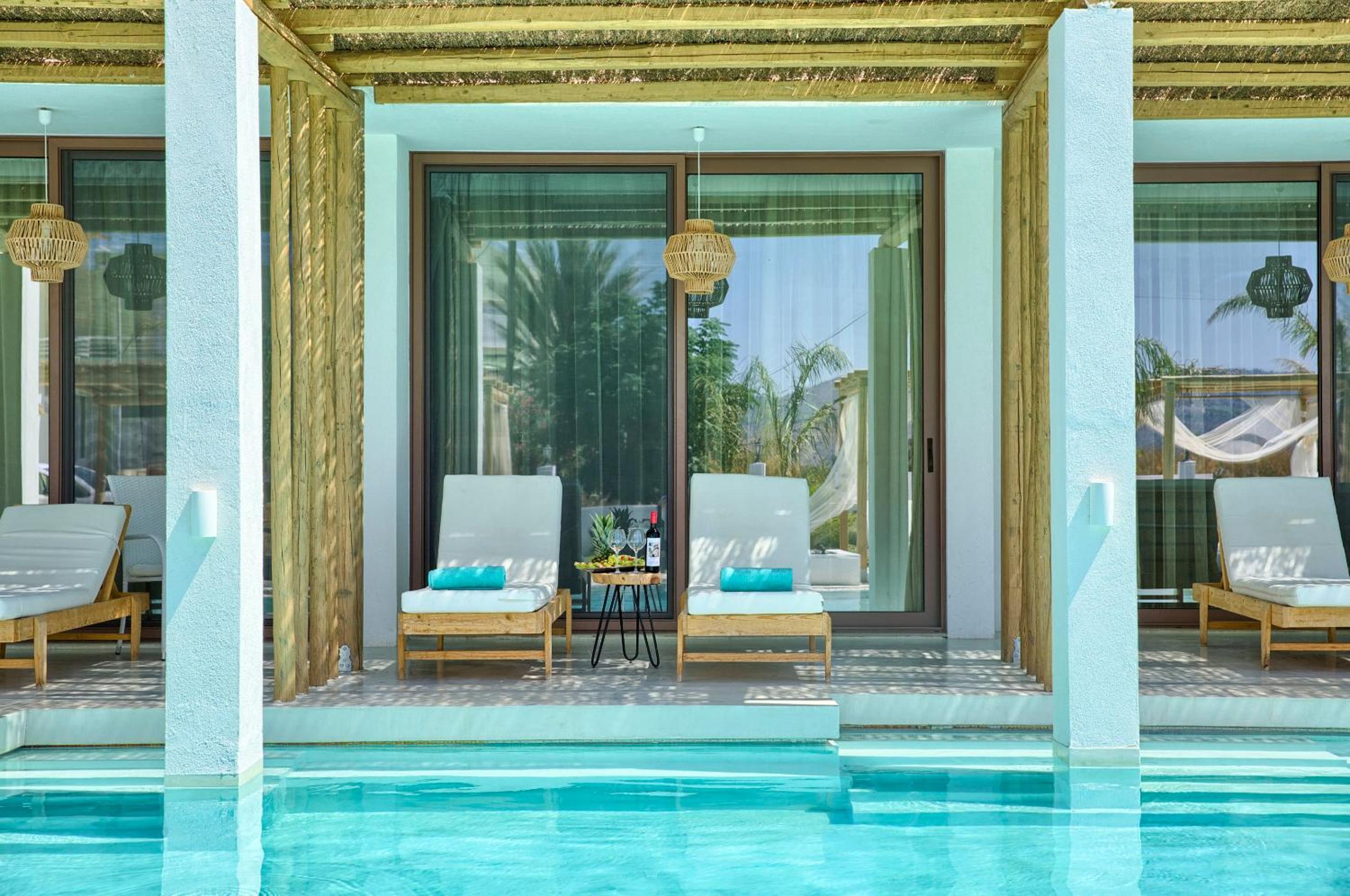 junior suite with direct pool access (main building)