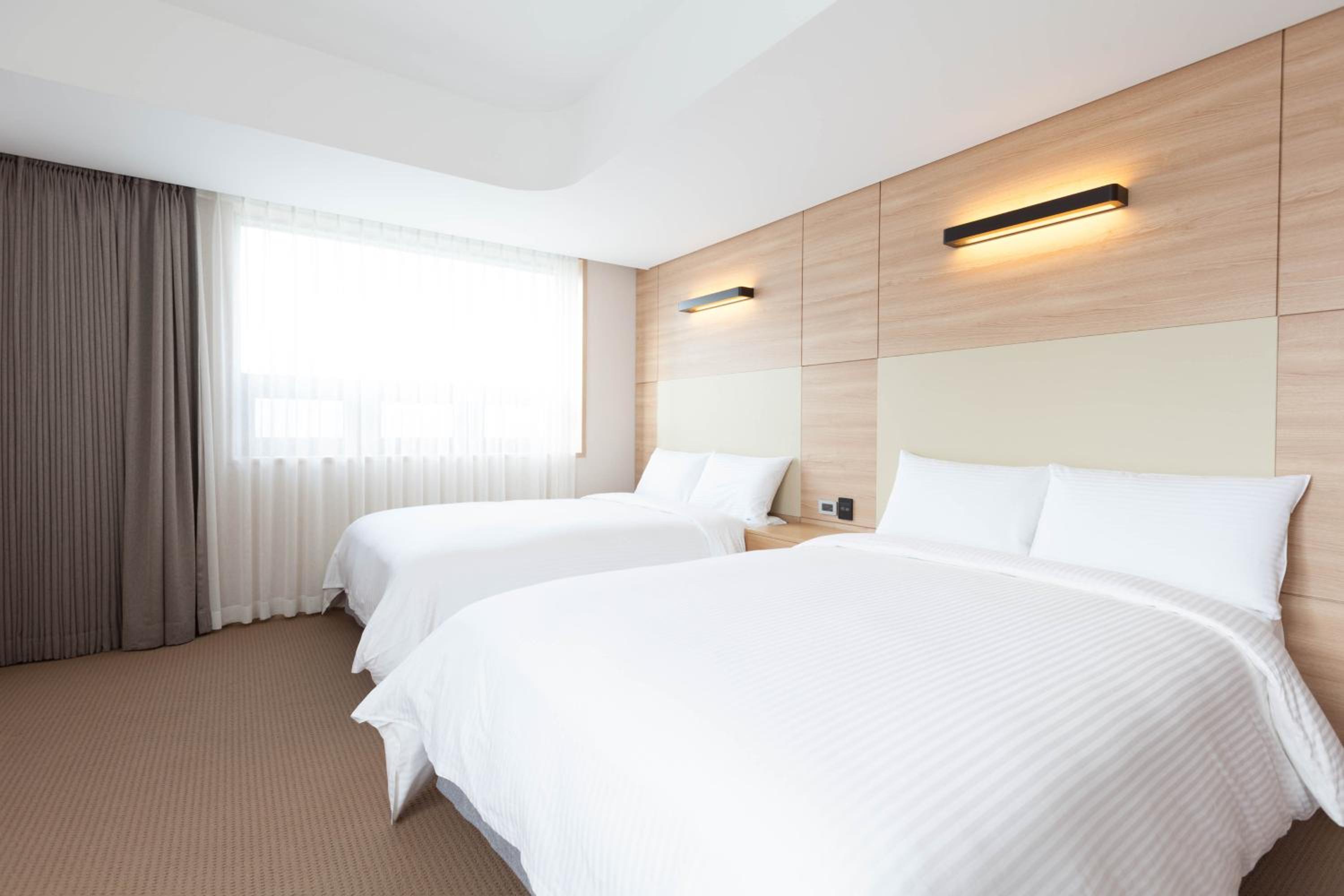 Family Suite (2 Double Beds) - Photo 4