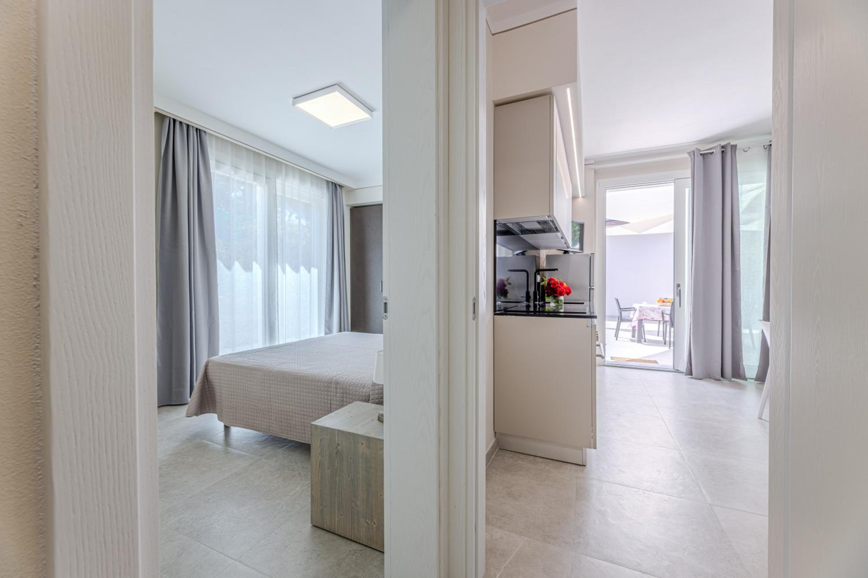 Apartment with Terrace photo 2
