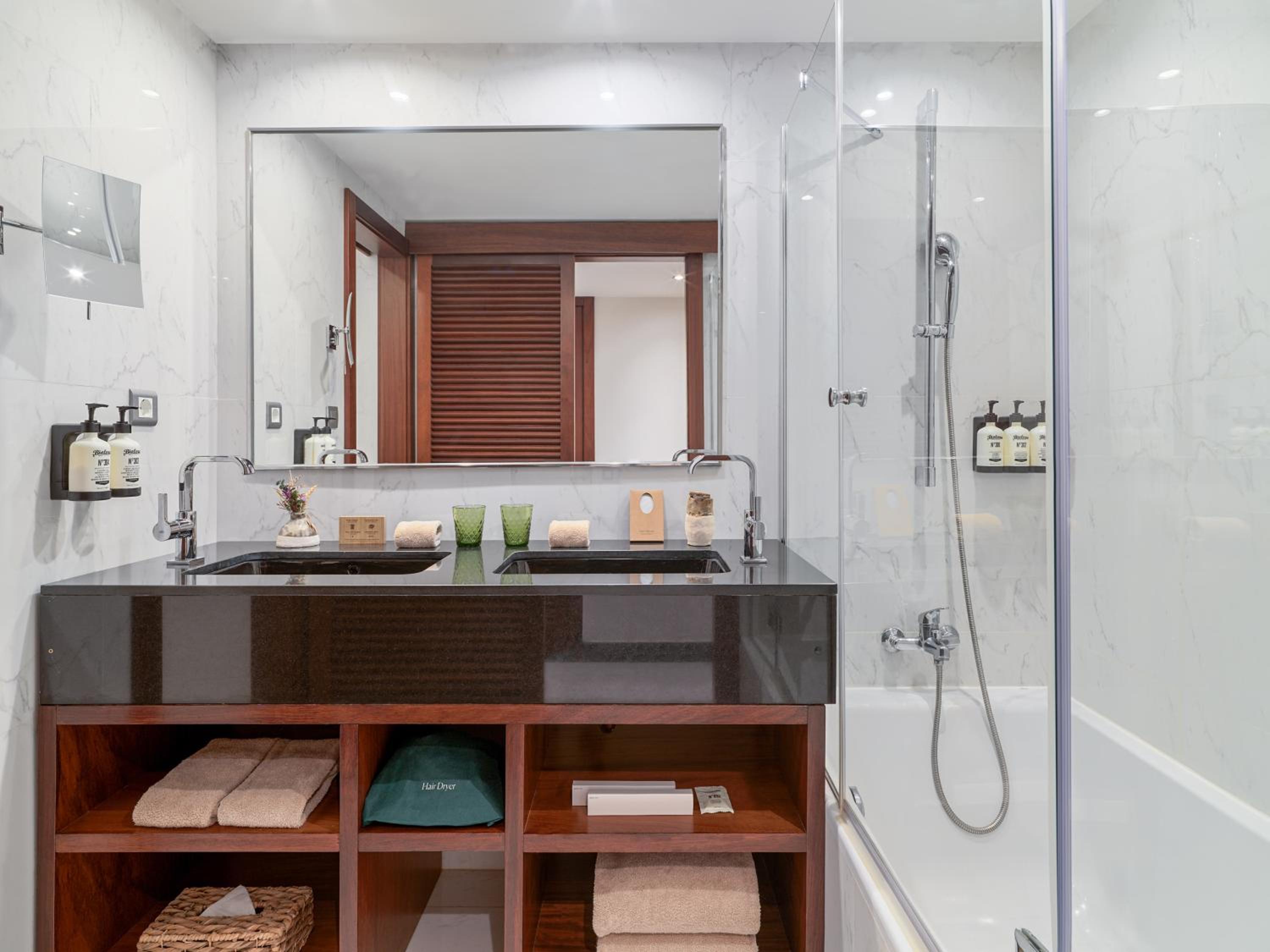 Suite Ocean Front with Whirlpool photo 3
