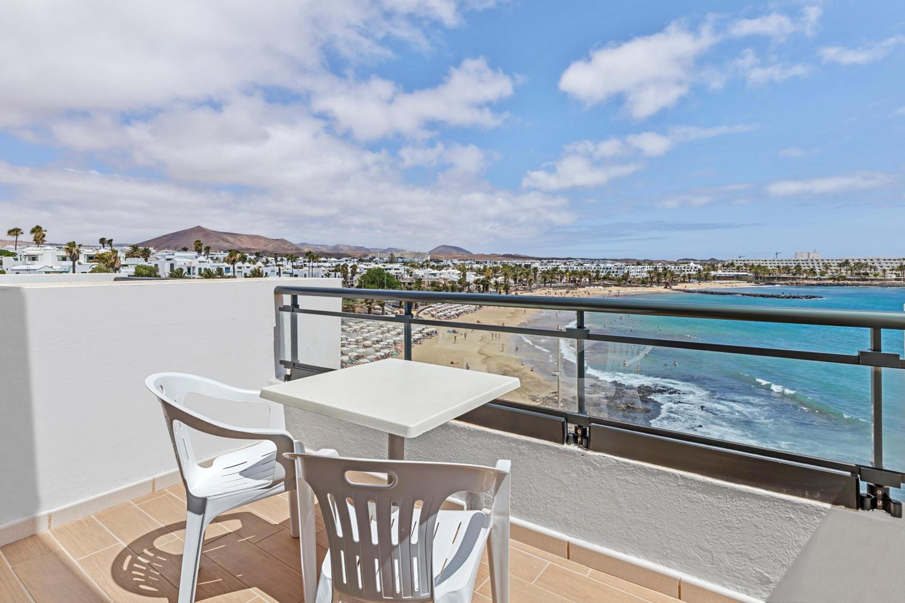 Double or Twin Room with Sea View