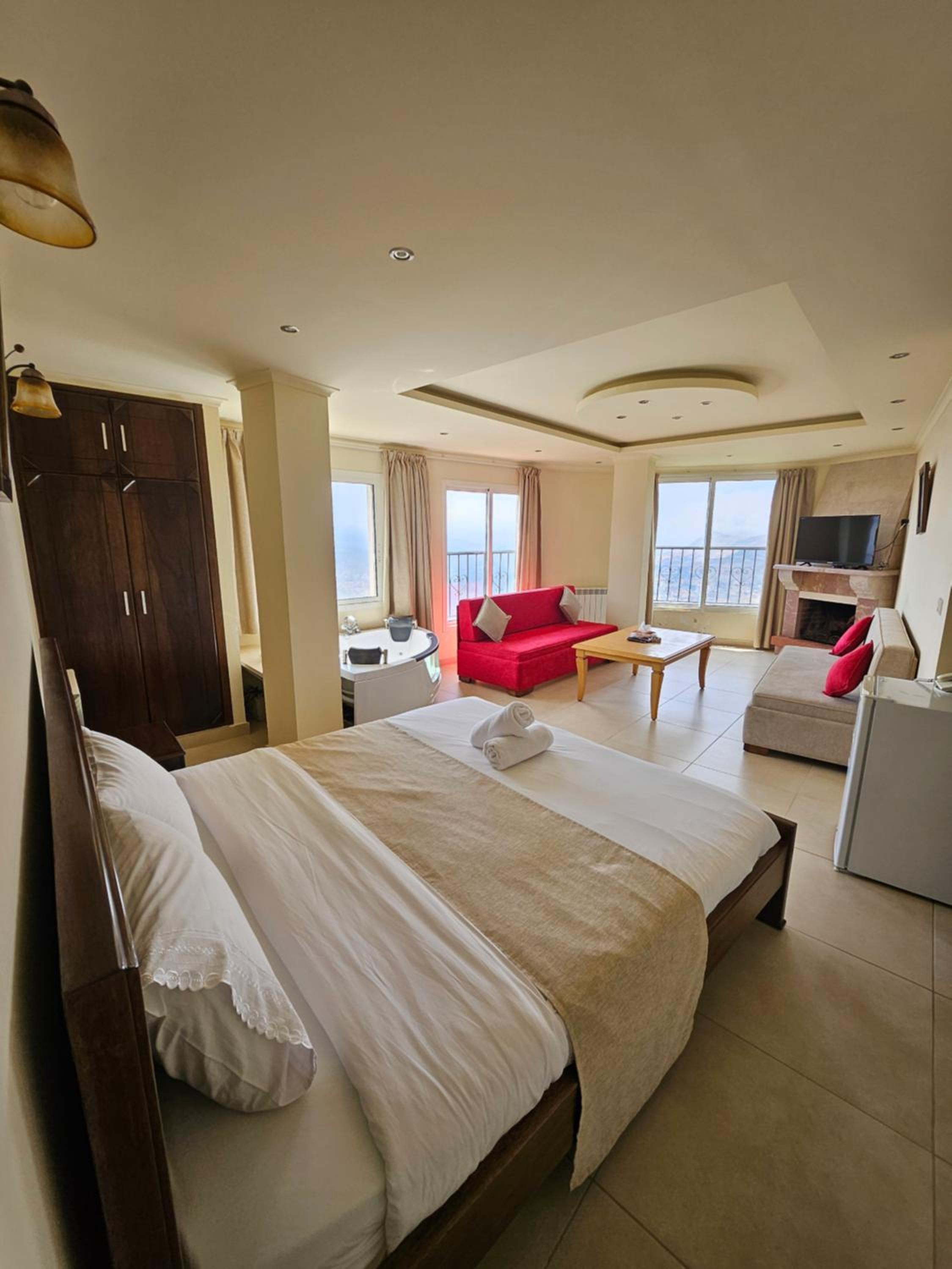 King Suite with Spa Bath photo 1