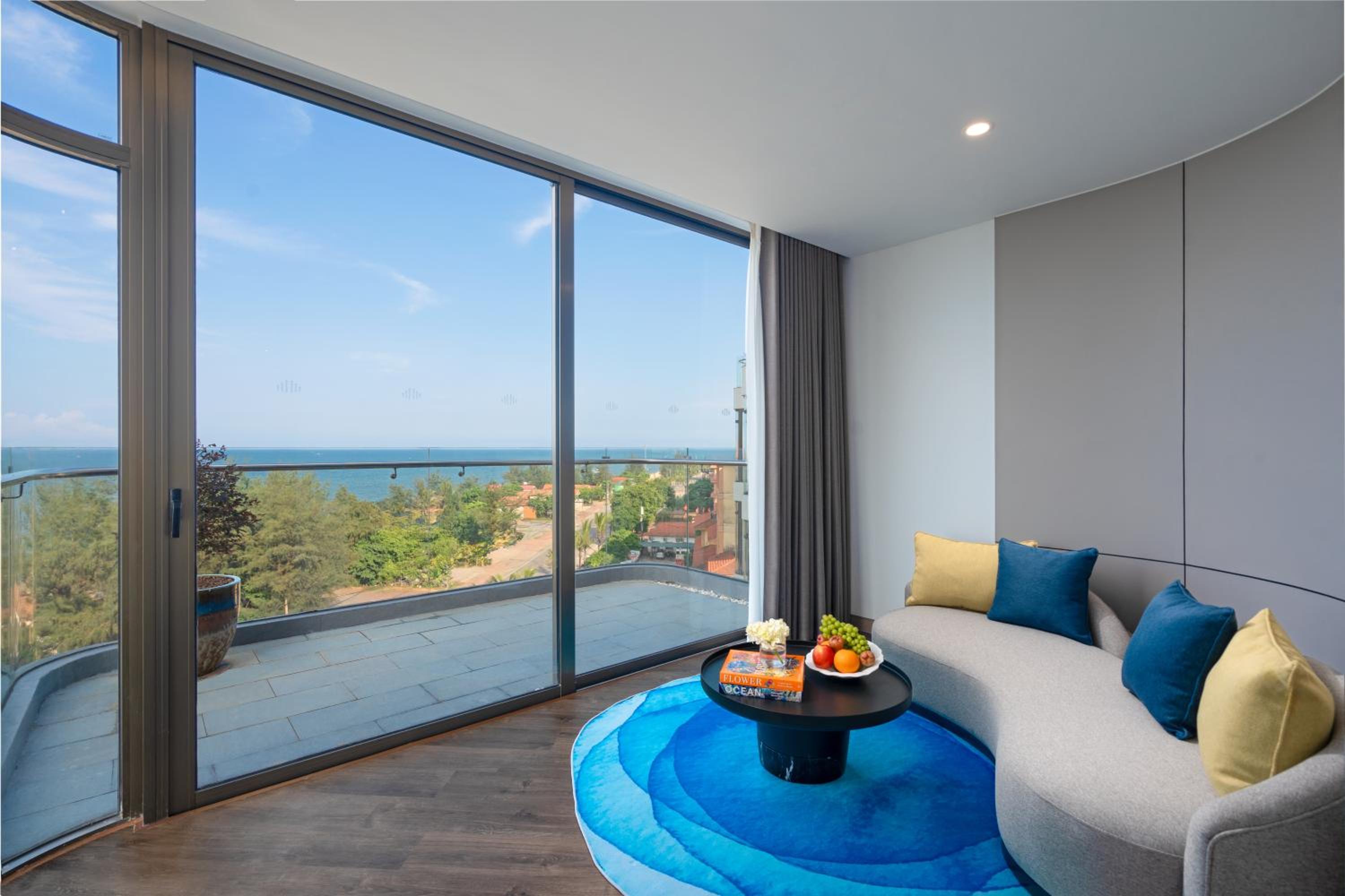 King Room with Balcony photo 2