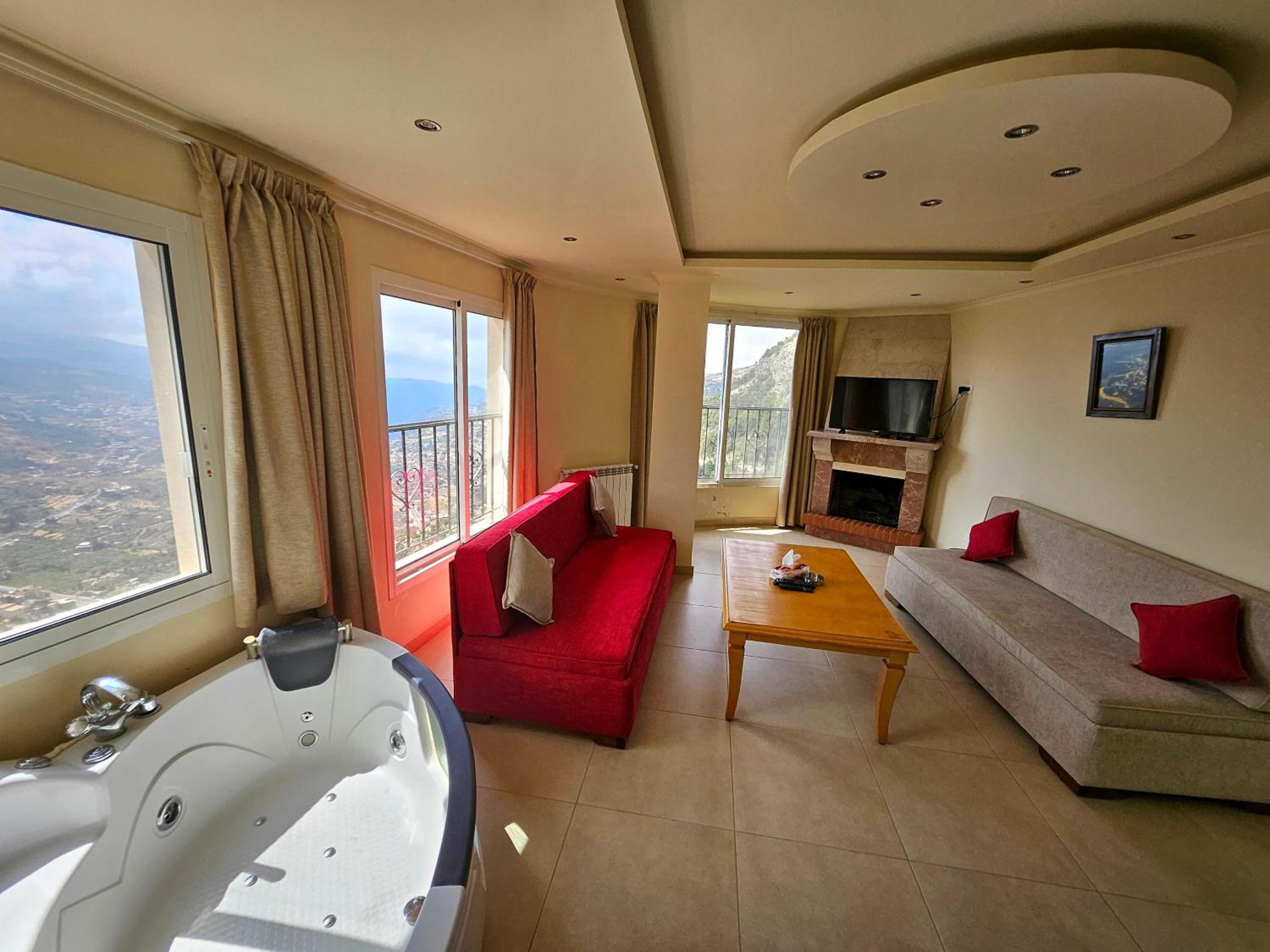 King Suite with Spa Bath photo 3