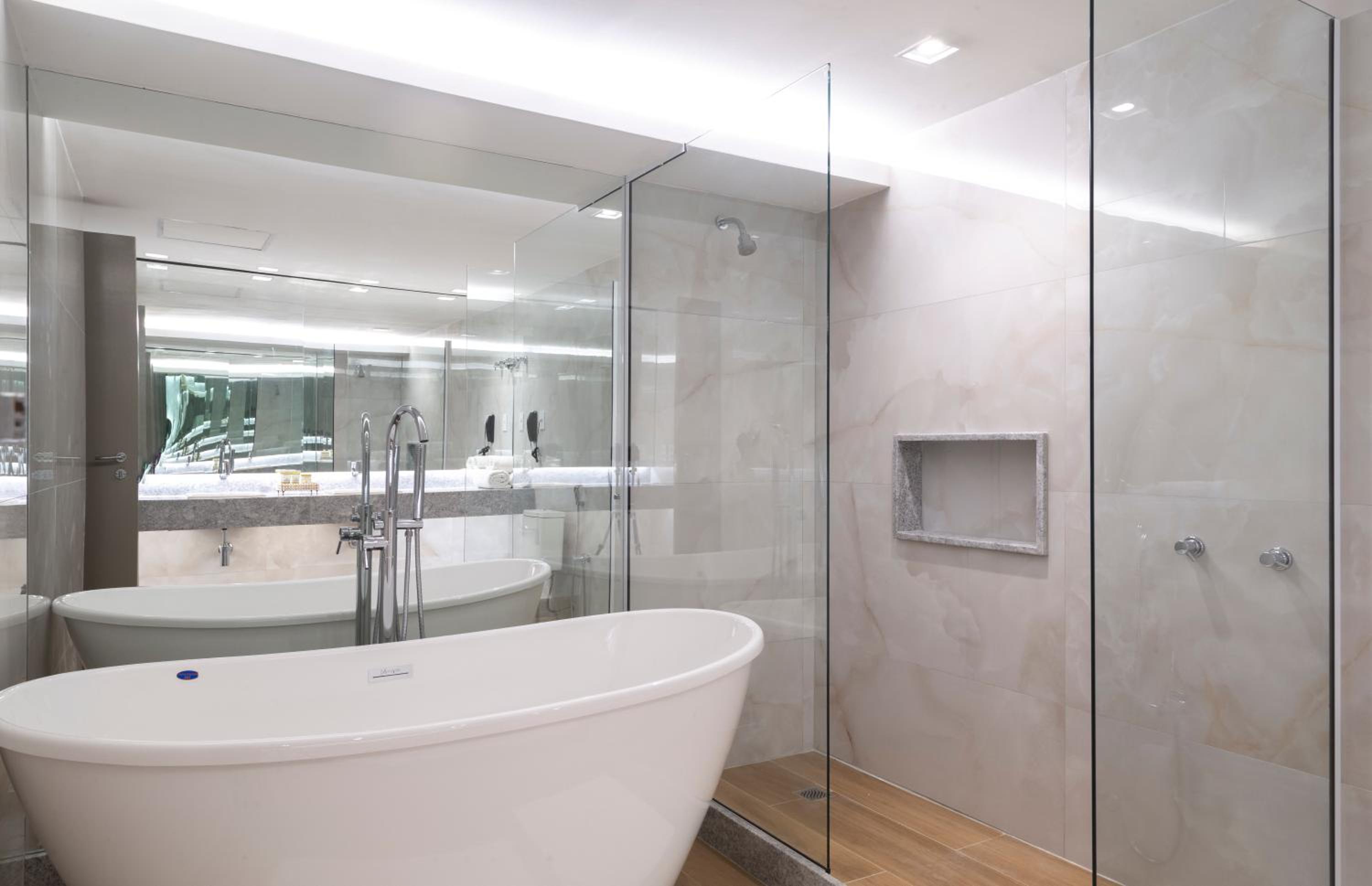 Executive Suite - Photo 5