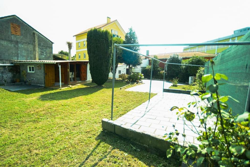 Three-Bedroom House photo 2