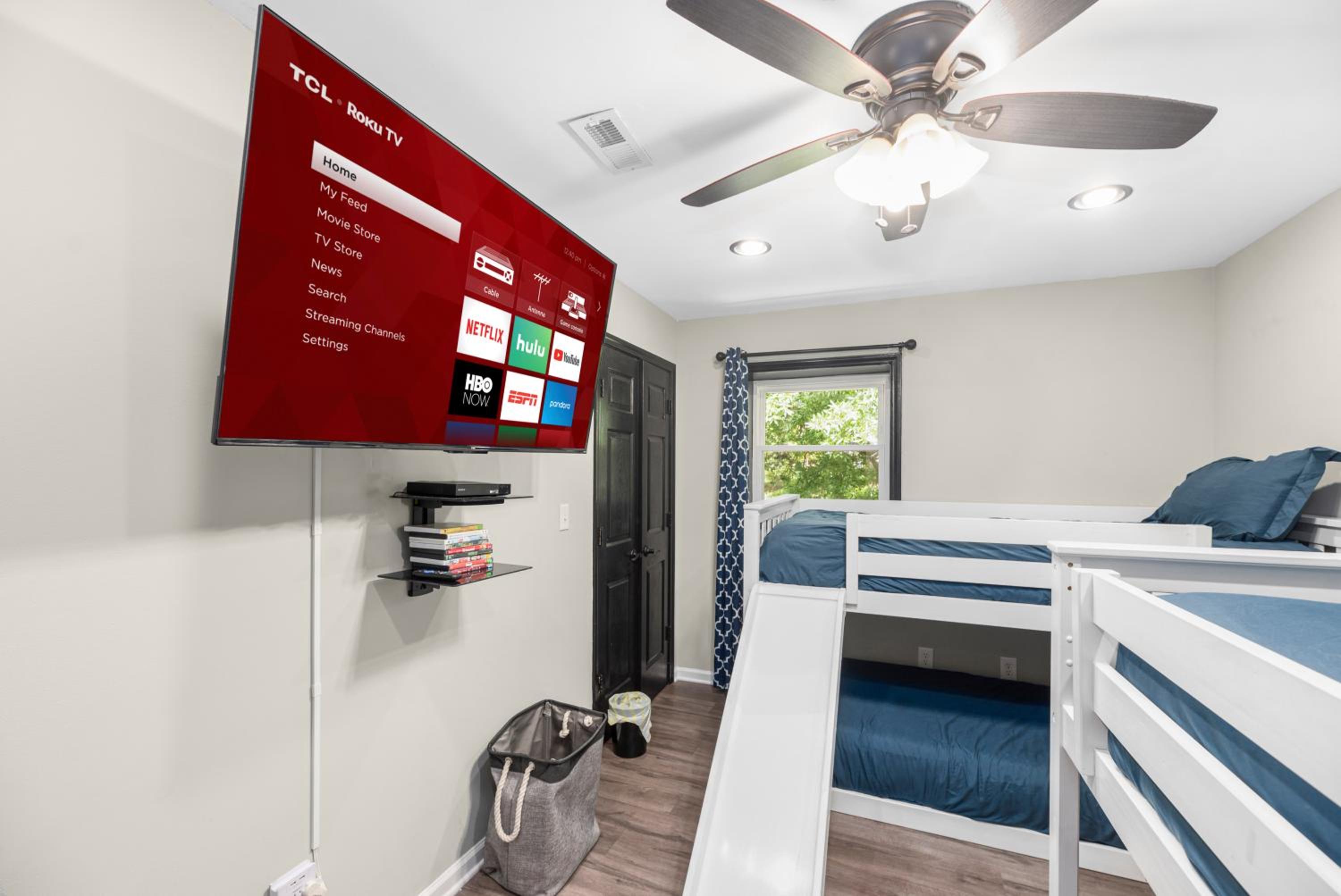 Seven-Bedroom House photo 1