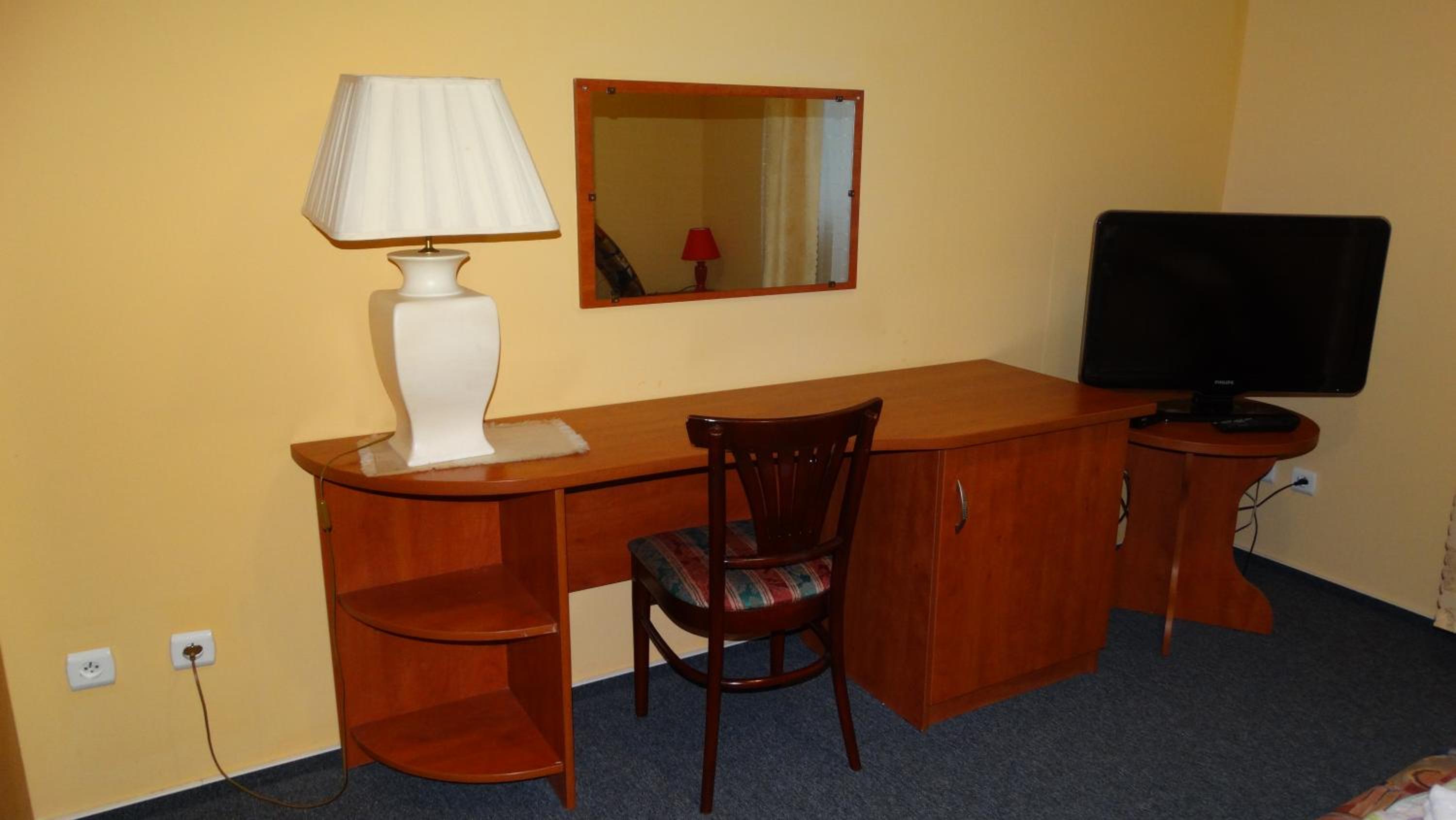 Standard Queen Room photo 2