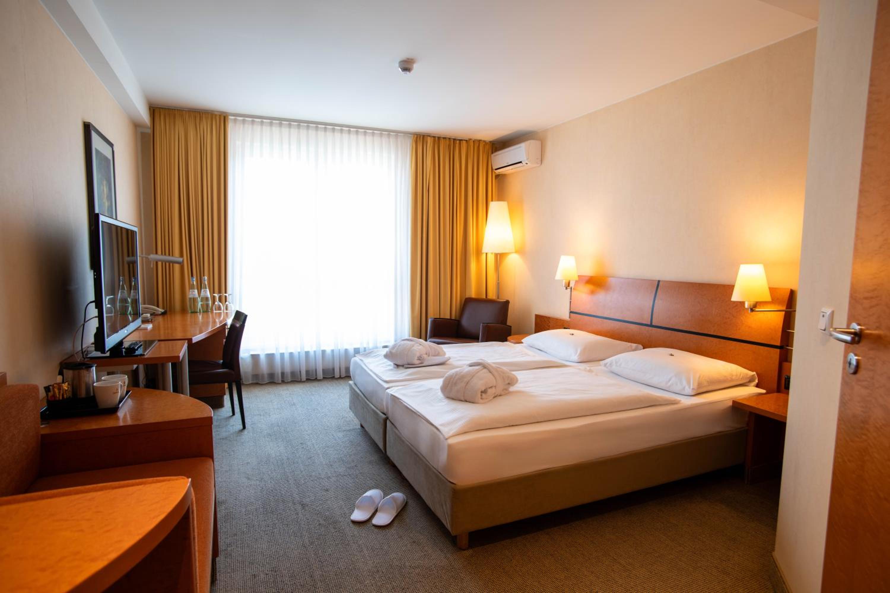 Standard Double Room - Photo 3