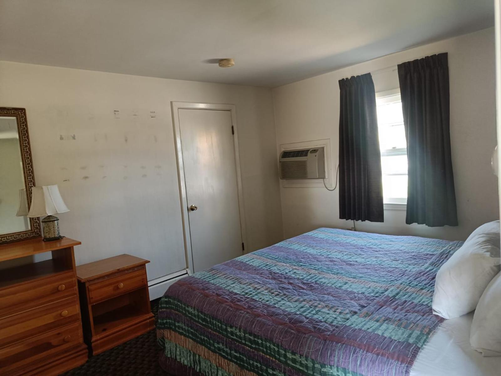 Deluxe King Suite