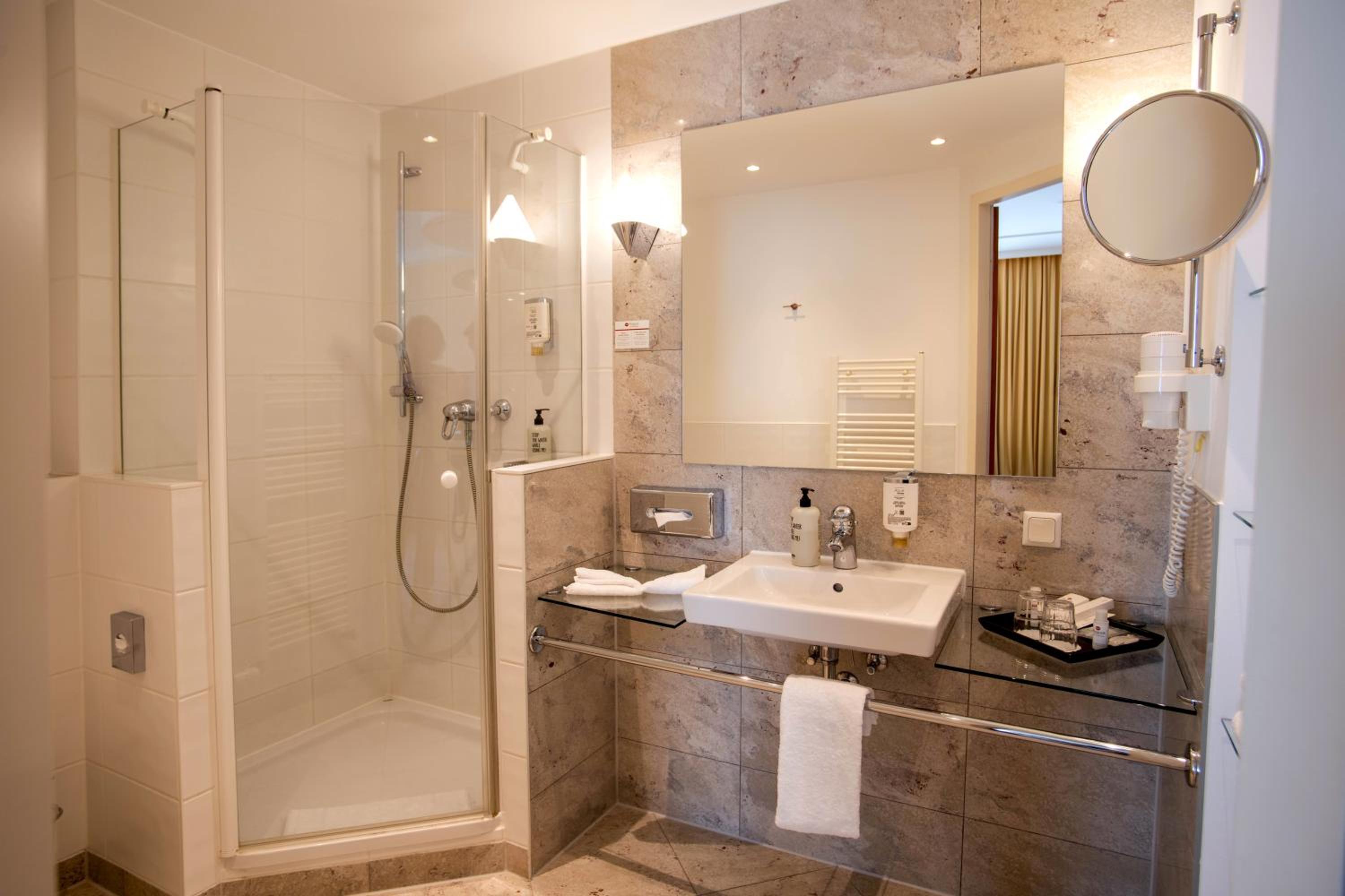Standard Double Room - Photo 4