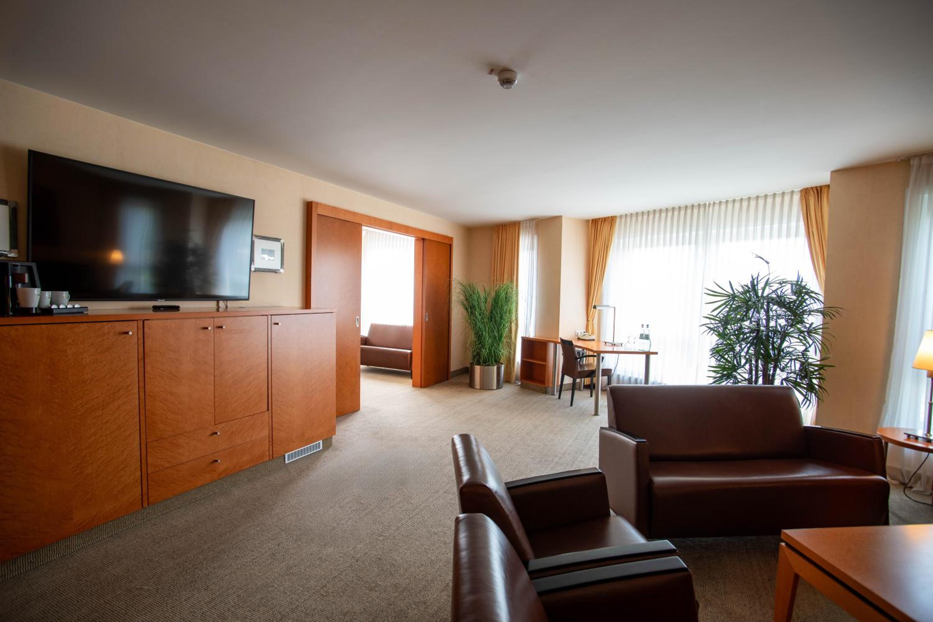 Family Room - Photo 4