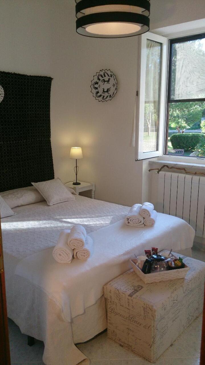 Double Room with Private External Bathroom photo 2