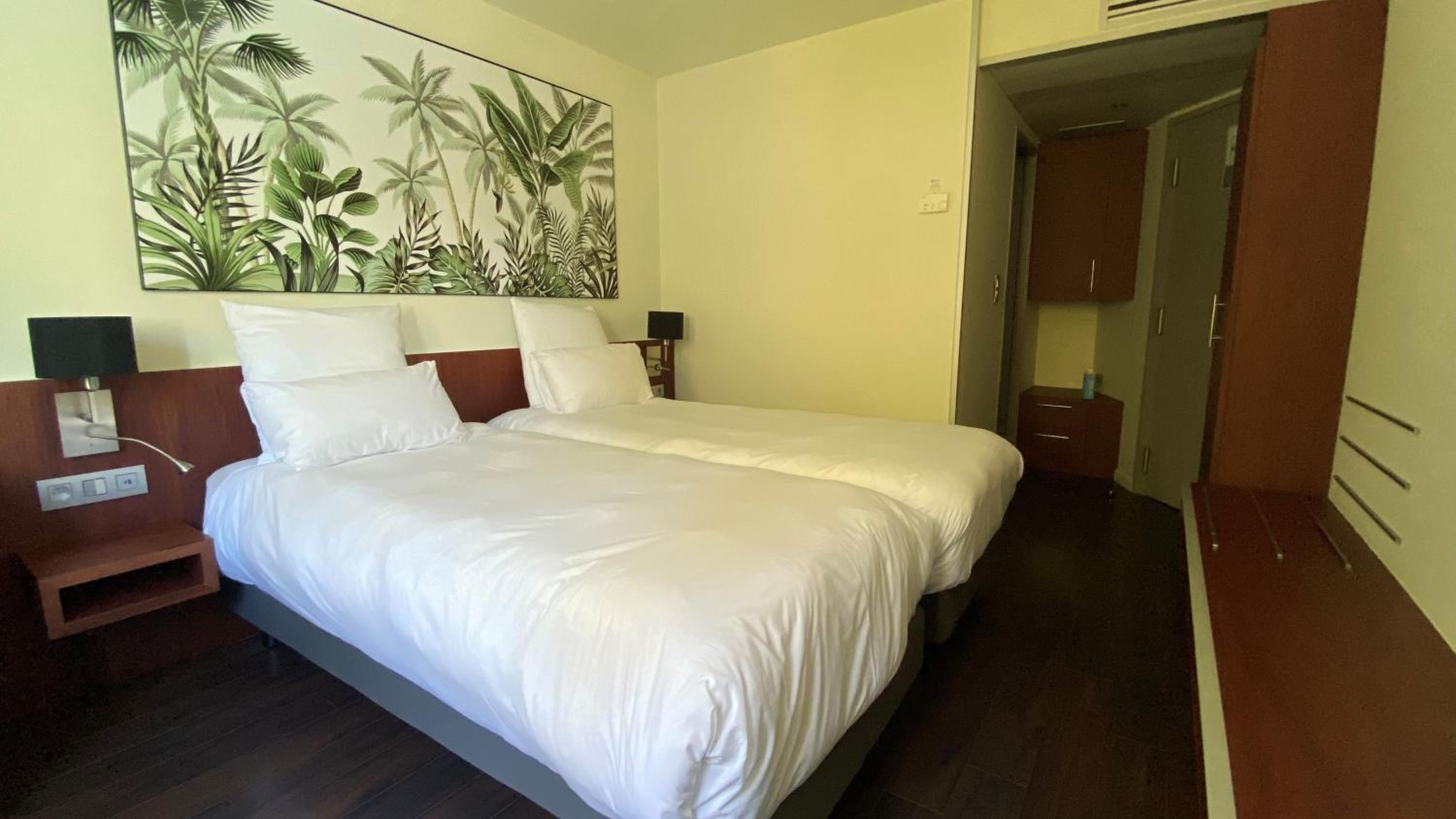 Standard Twin Room - Photo 3