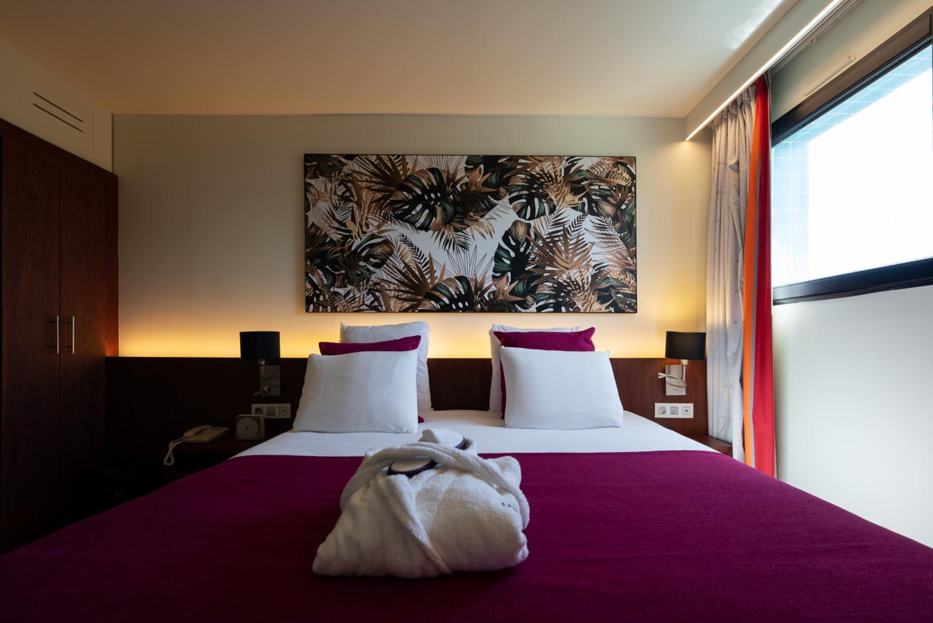 Standard Double Room - Photo 11