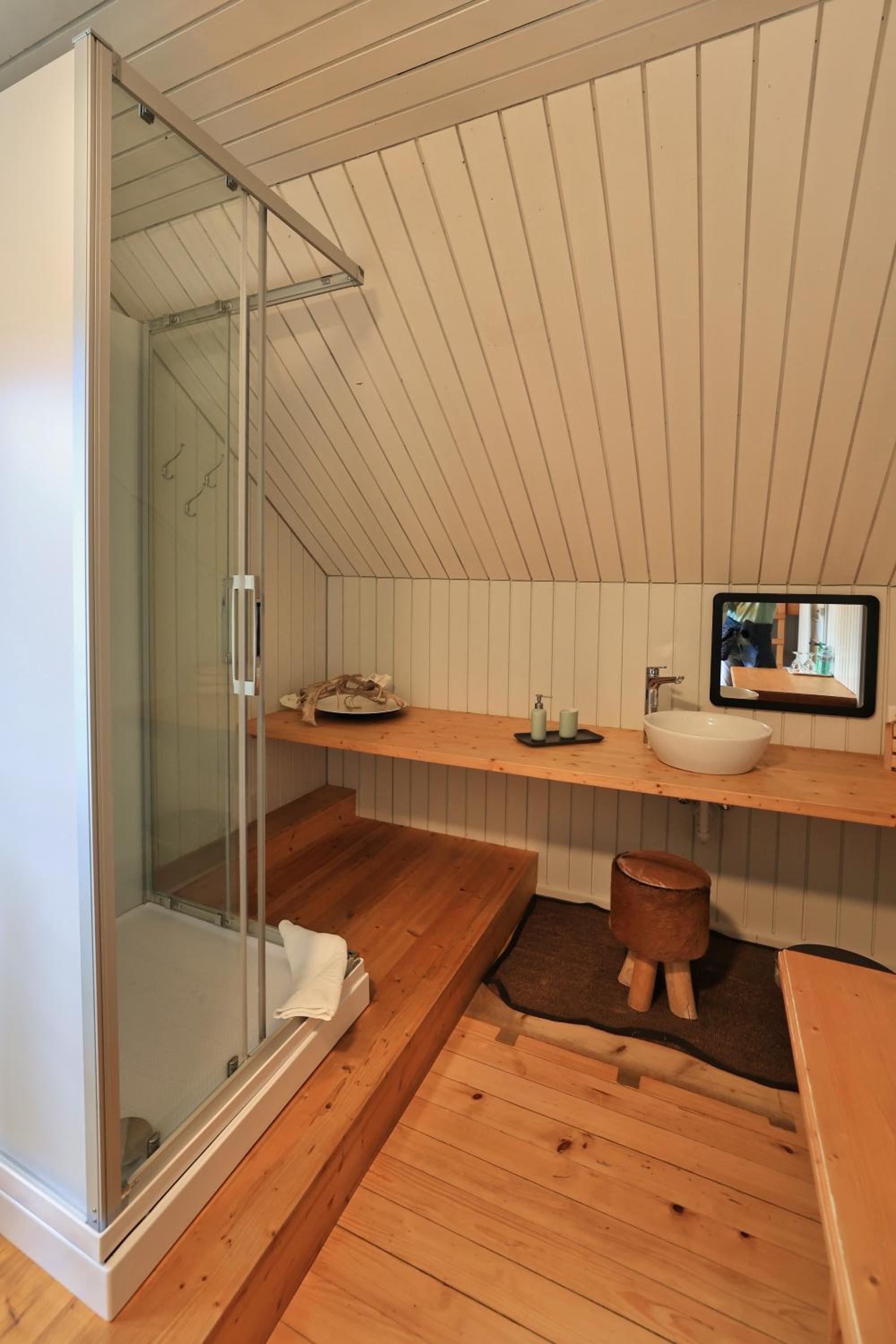 Family Room with Shower photo 2