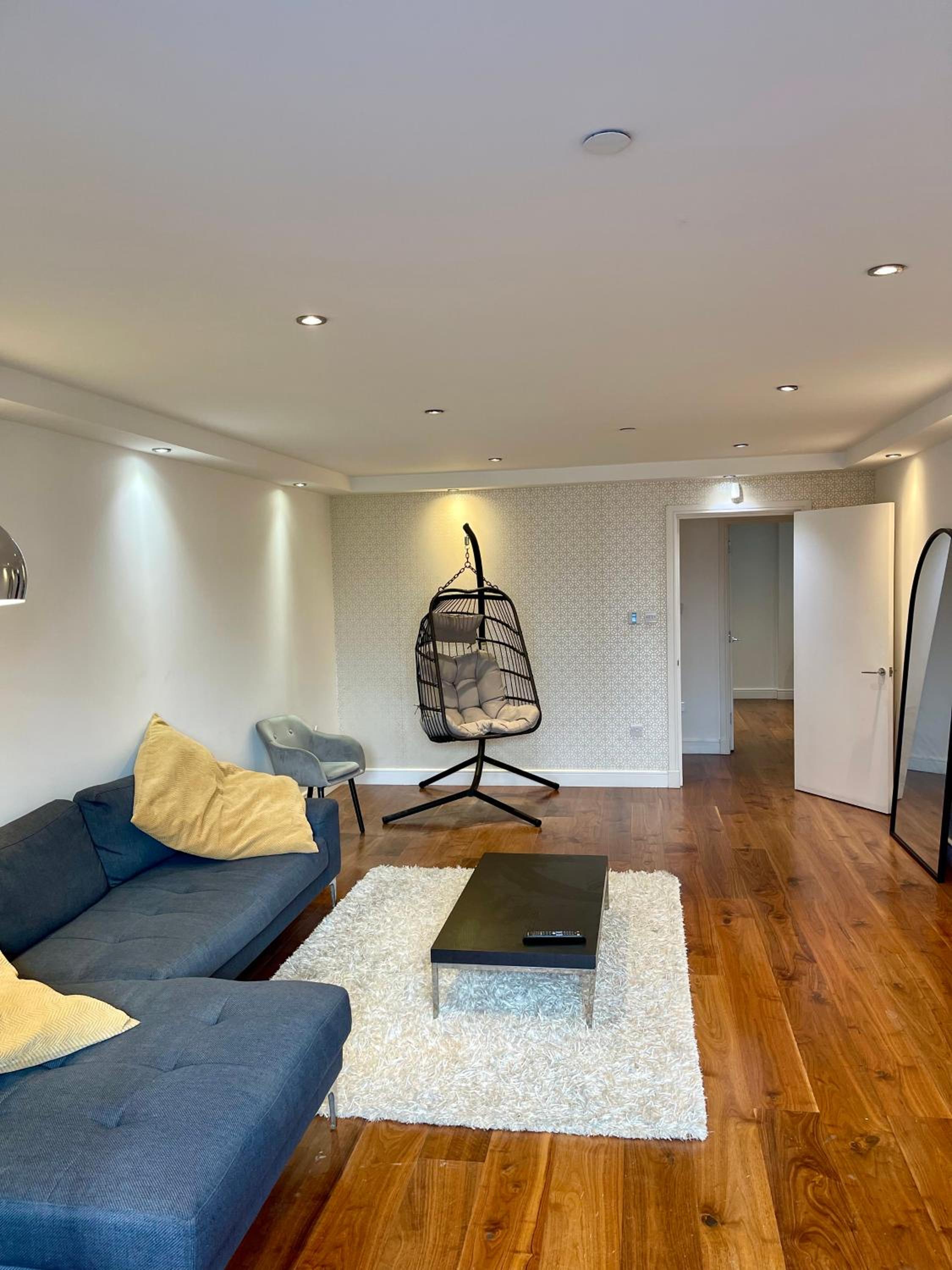 One-Bedroom Apartment photo 2