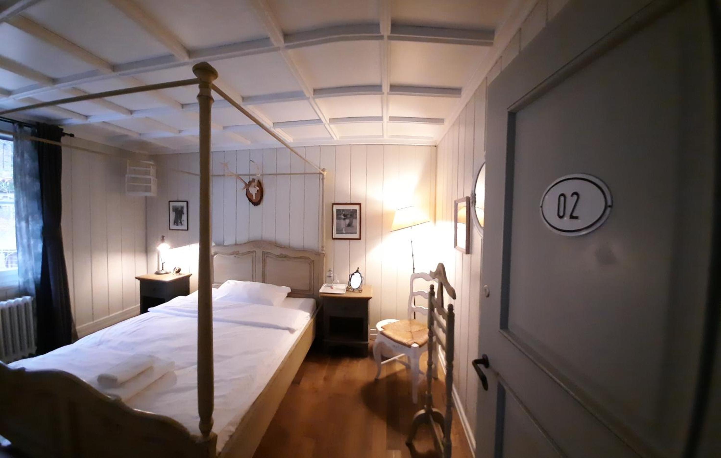 Double or Twin Room with Shared Bathroom photo 3