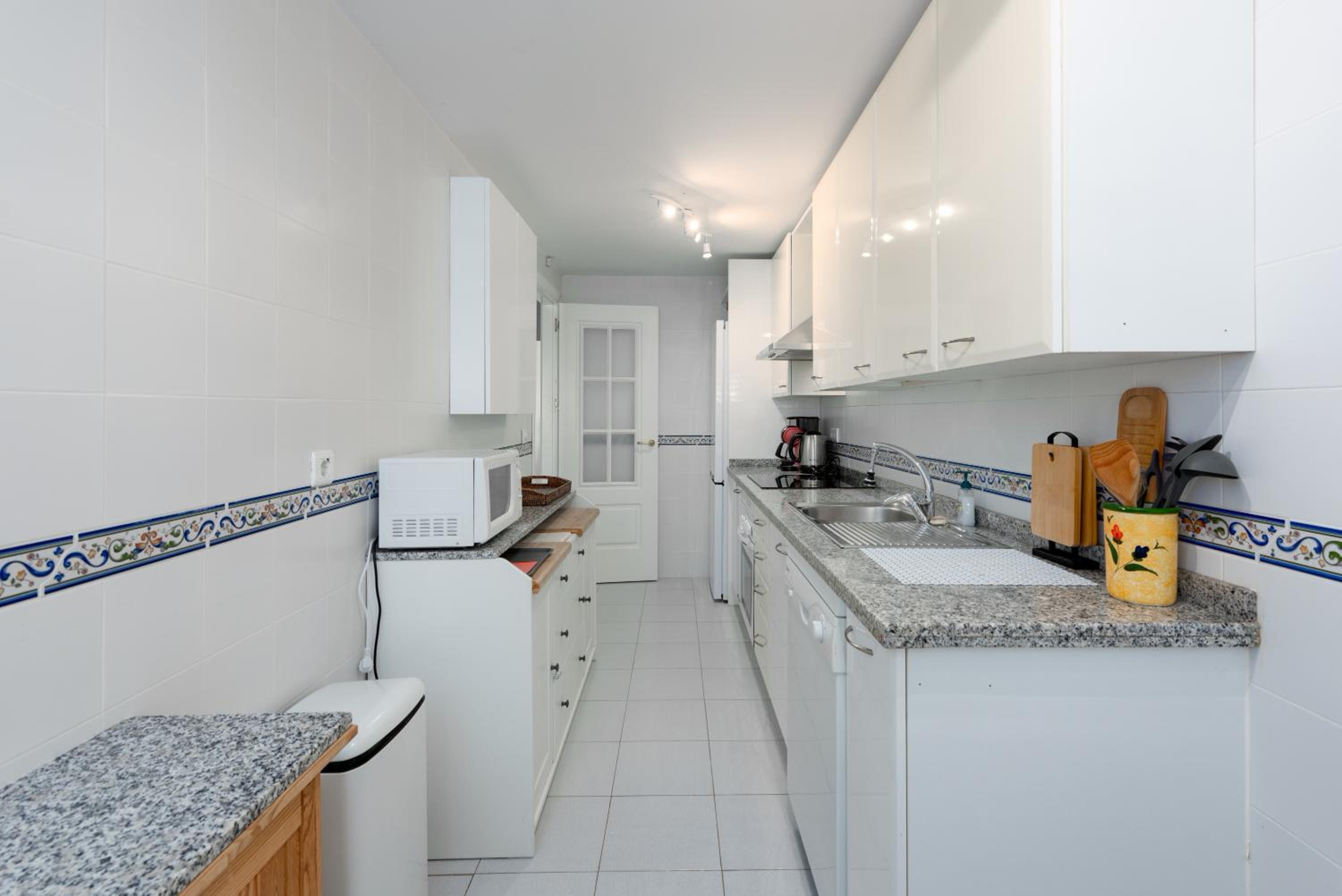 One-Bedroom Apartment photo 2