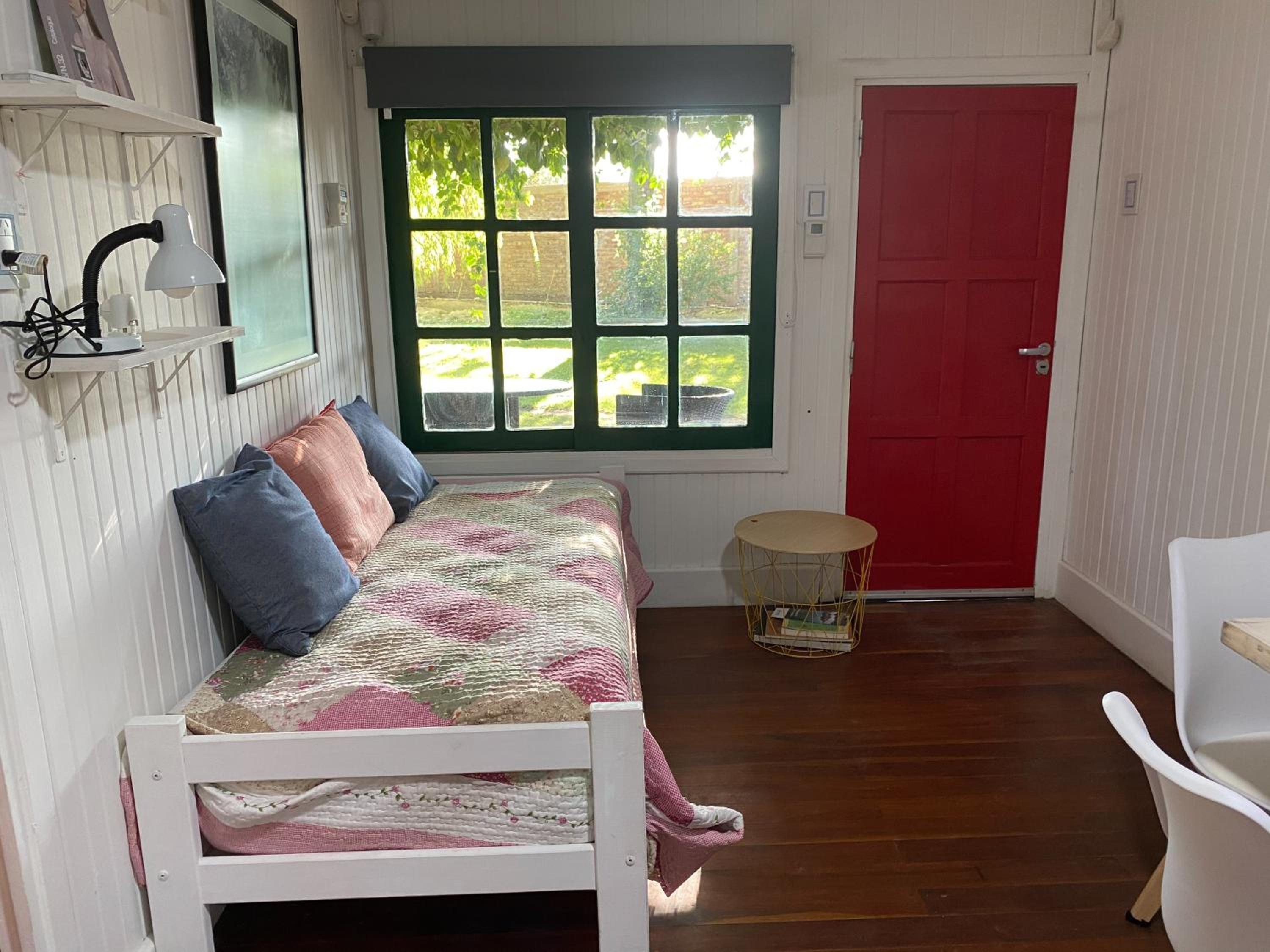 One-Bedroom House photo 1