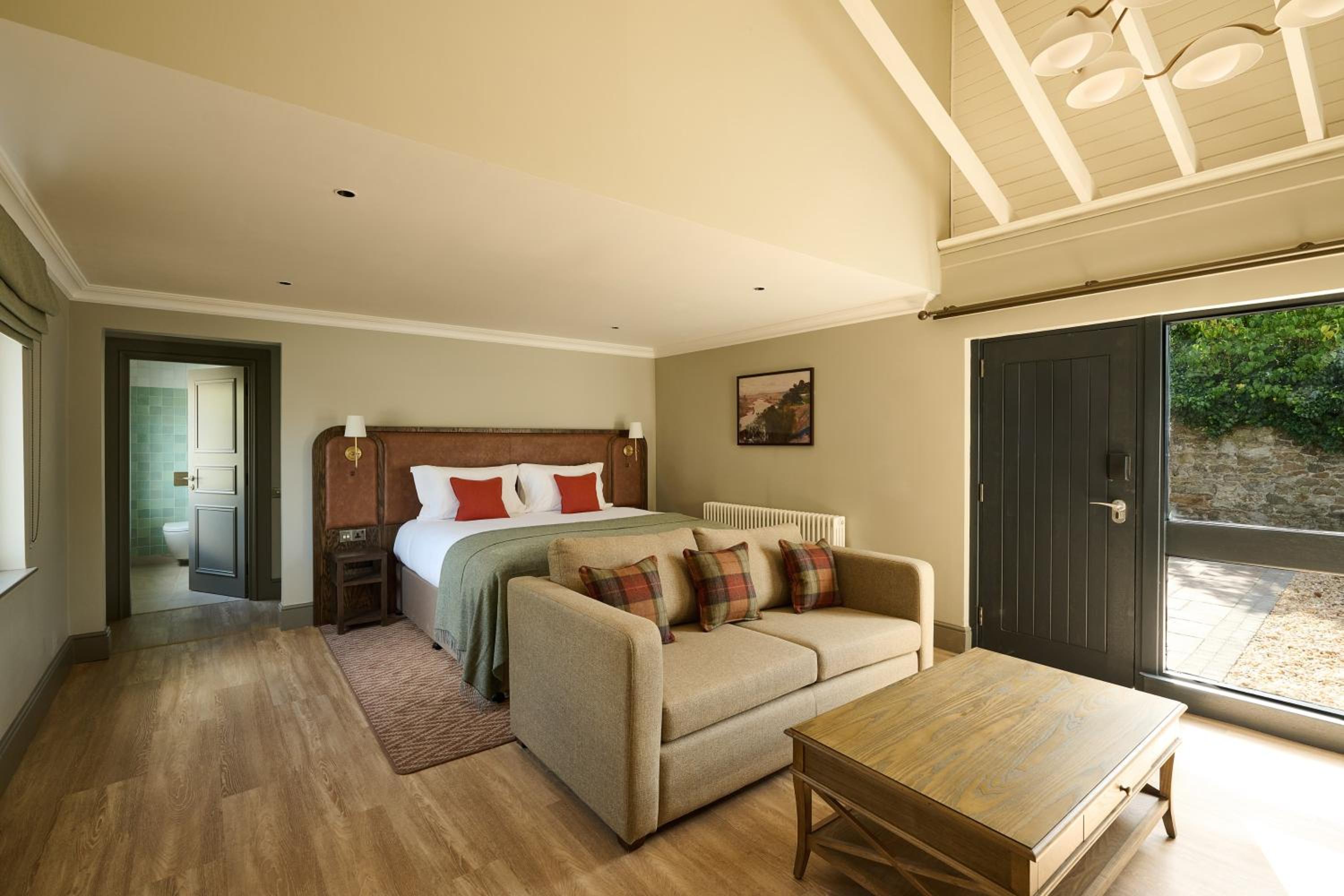 Deluxe Suite photo 2