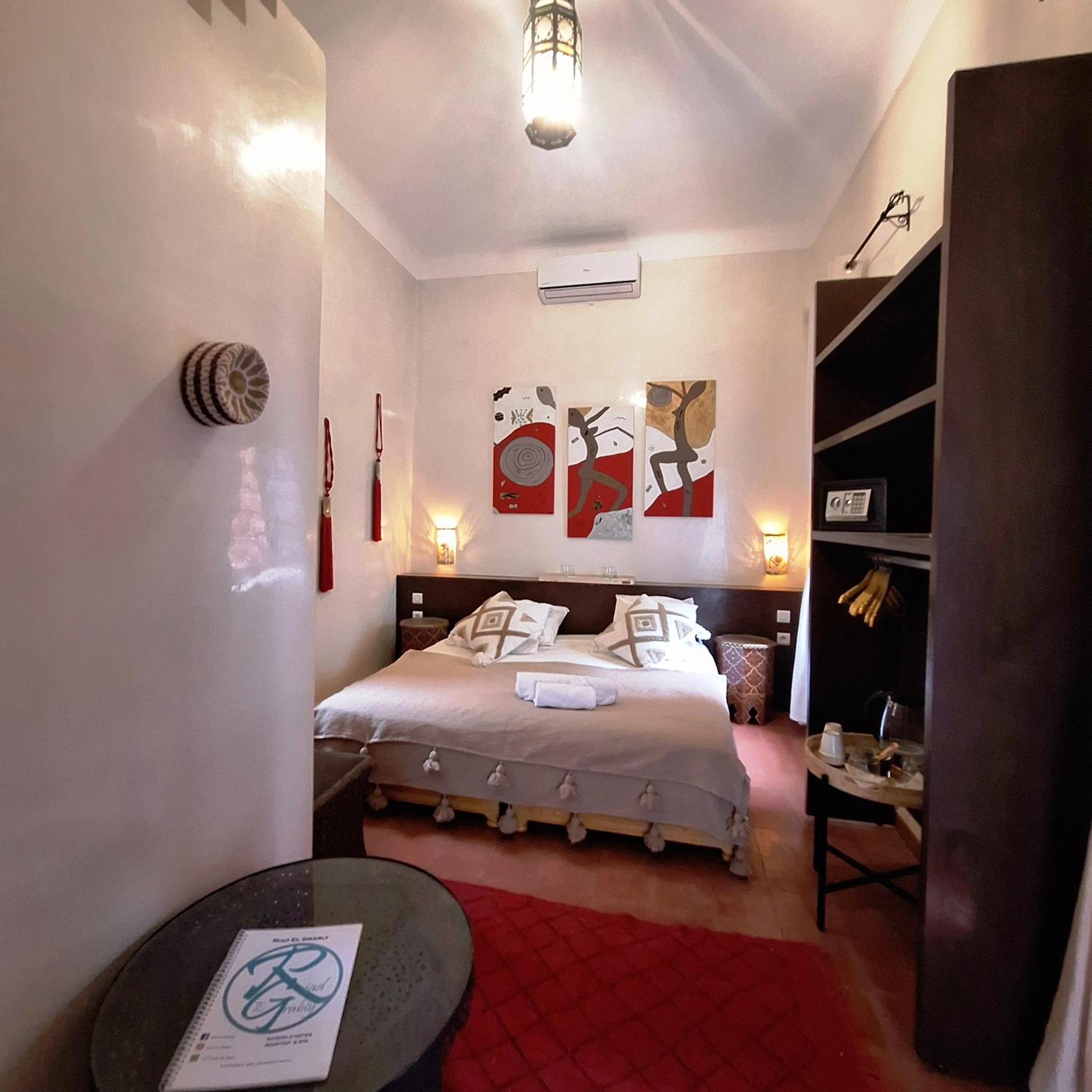 Standard Double Room - Photo 18
