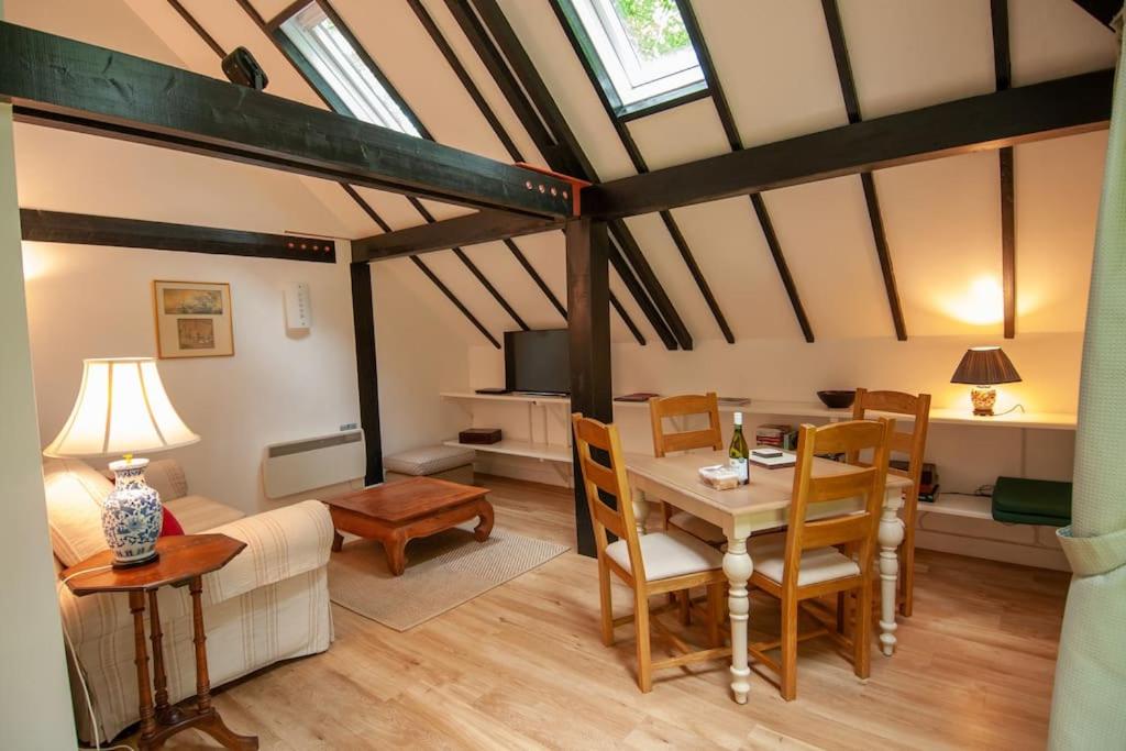 One-Bedroom House photo 1