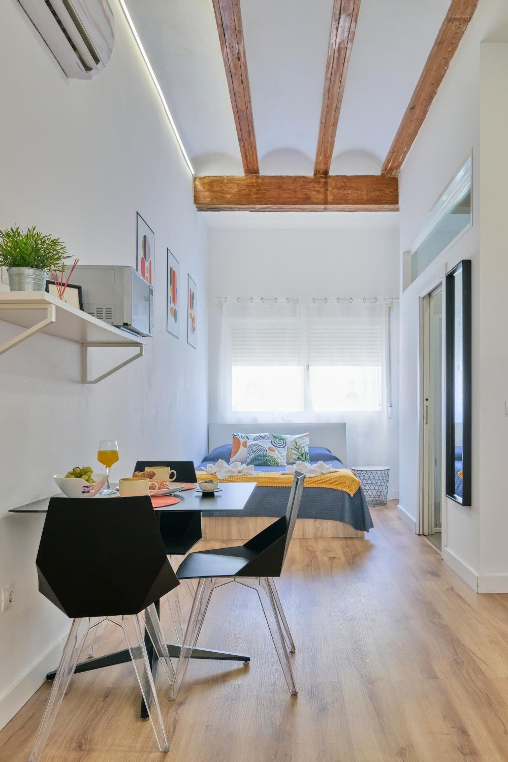 Apartamento con Balcón