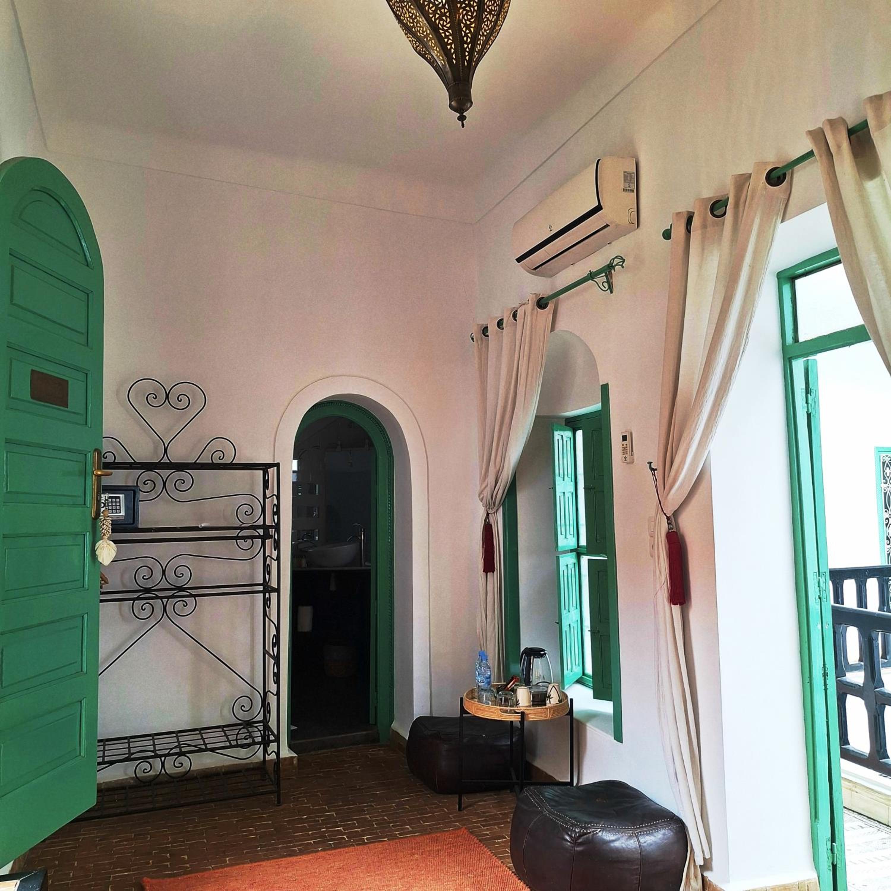 Standard Double Room - Photo 8