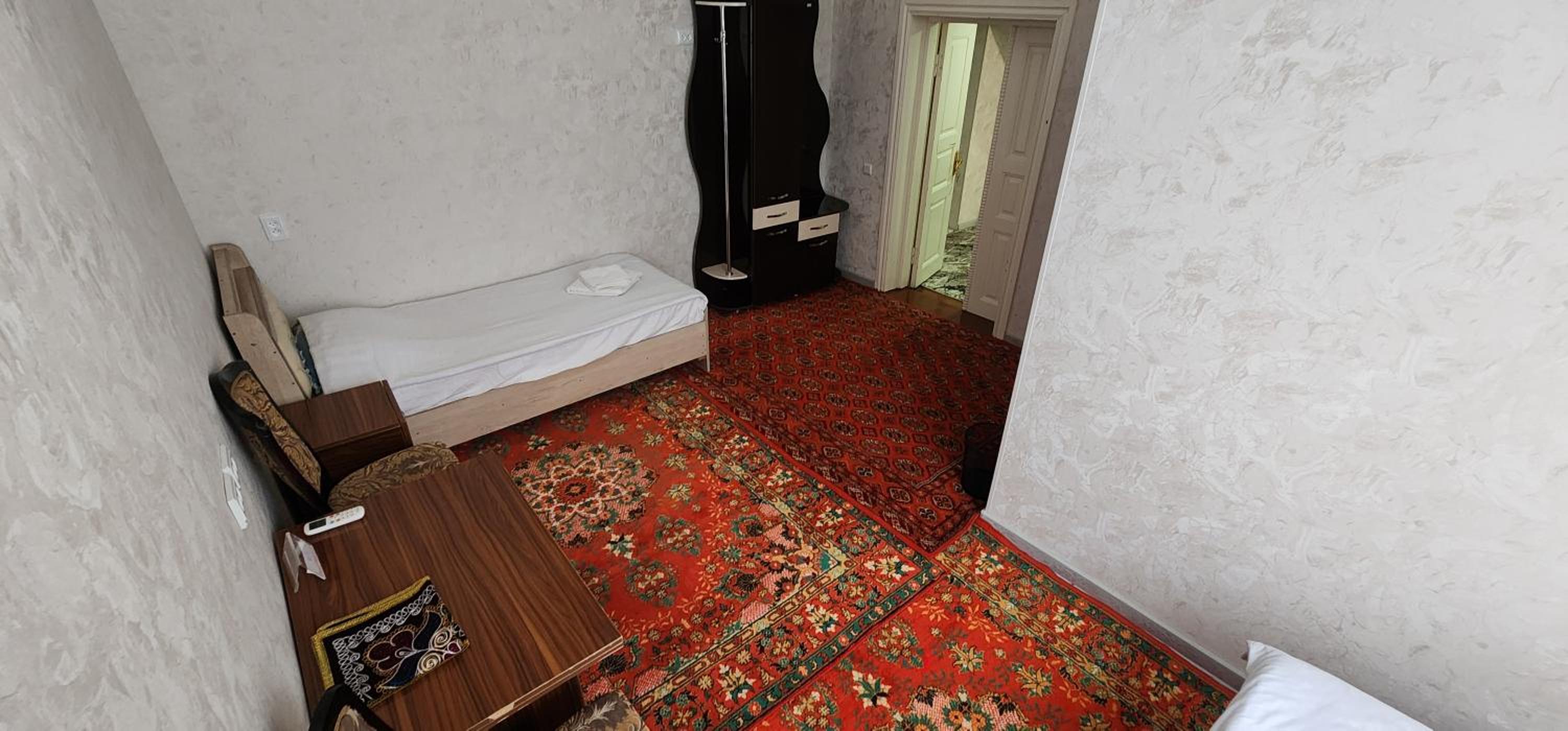 Double or Twin Room with Private Bathroom photo 3