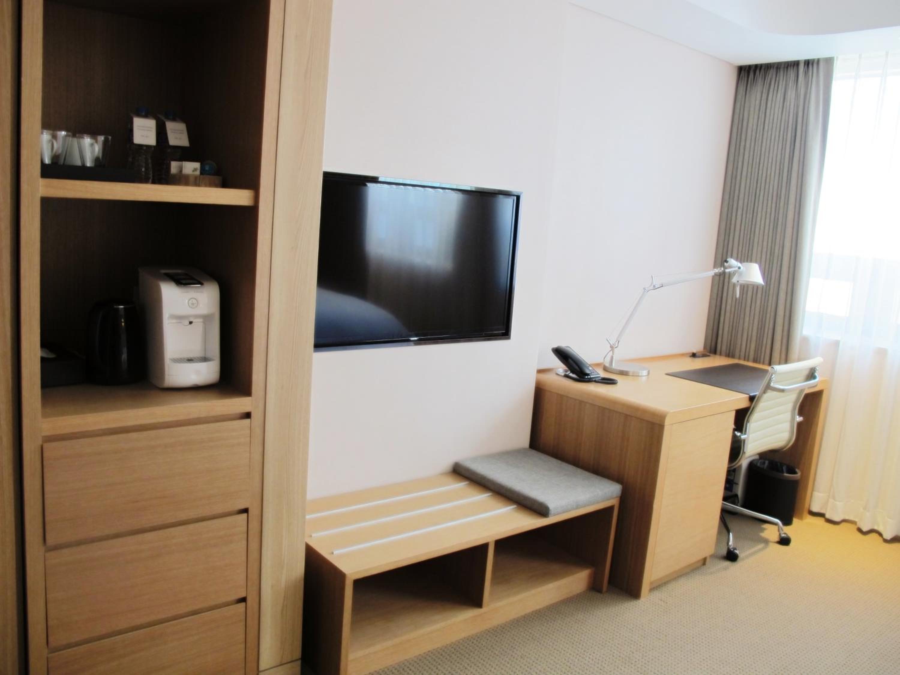 Studio Suite (1 King Bed) - Photo 3