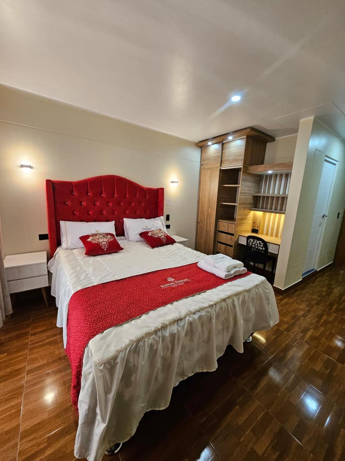 Deluxe Double Room with Balcony photo 3