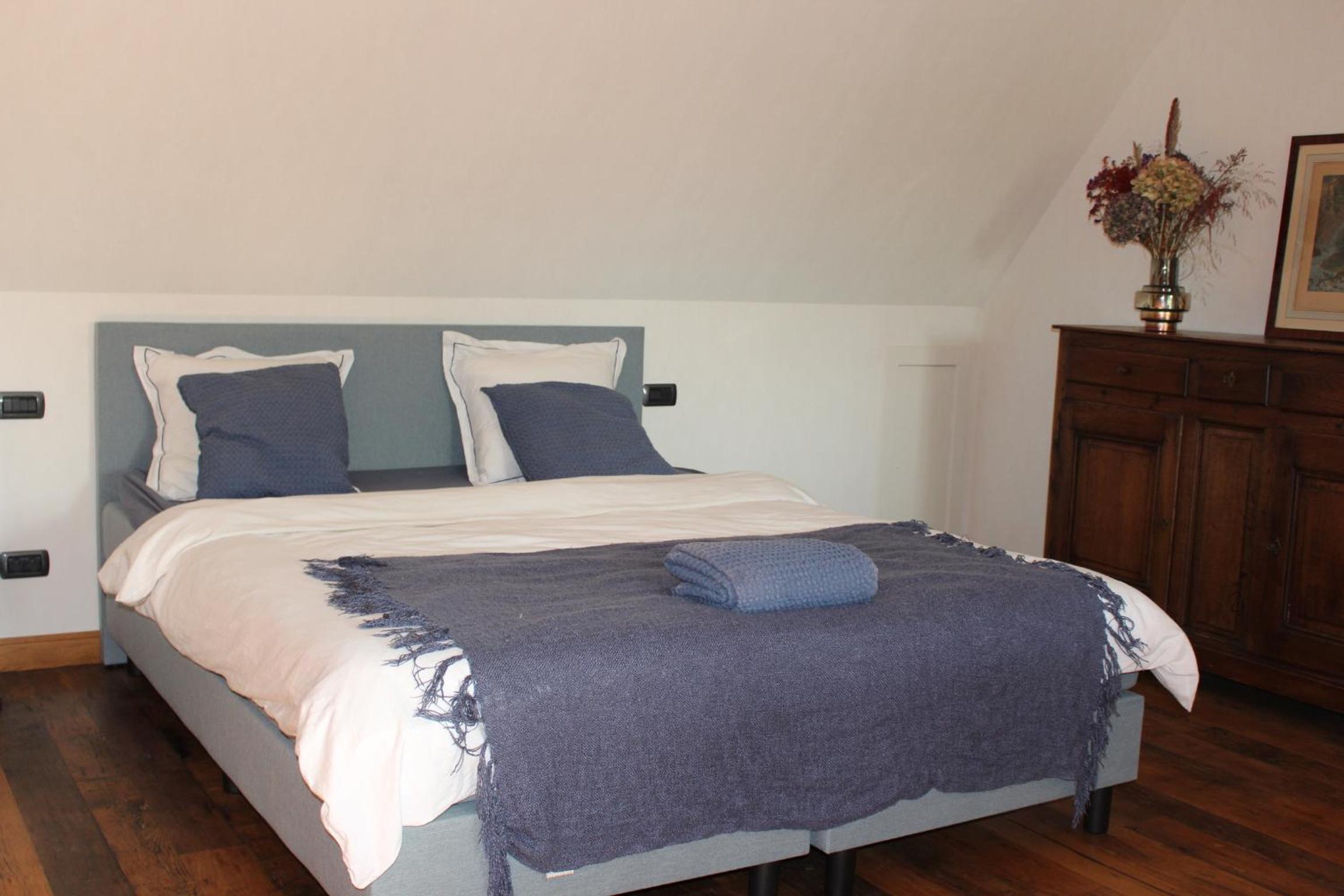 Deluxe King Room photo 1