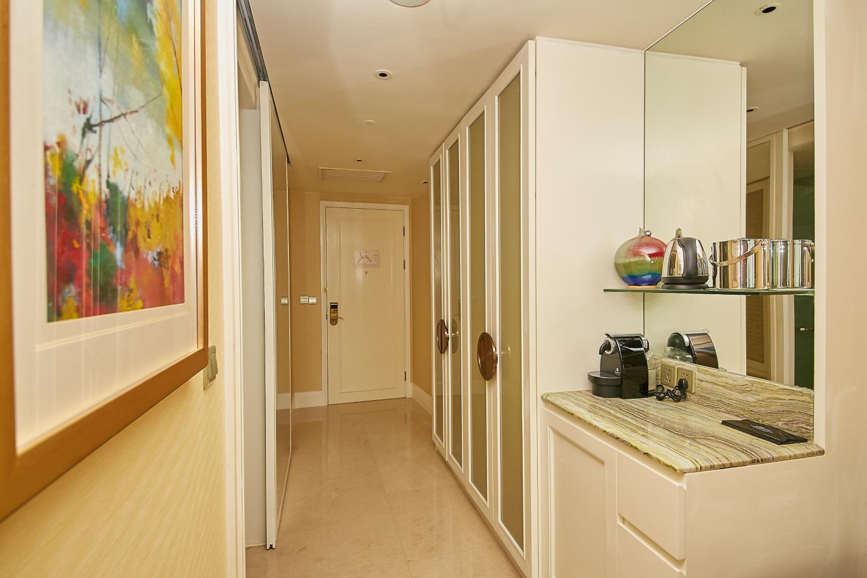 Deluxe Grand King Room with Park View