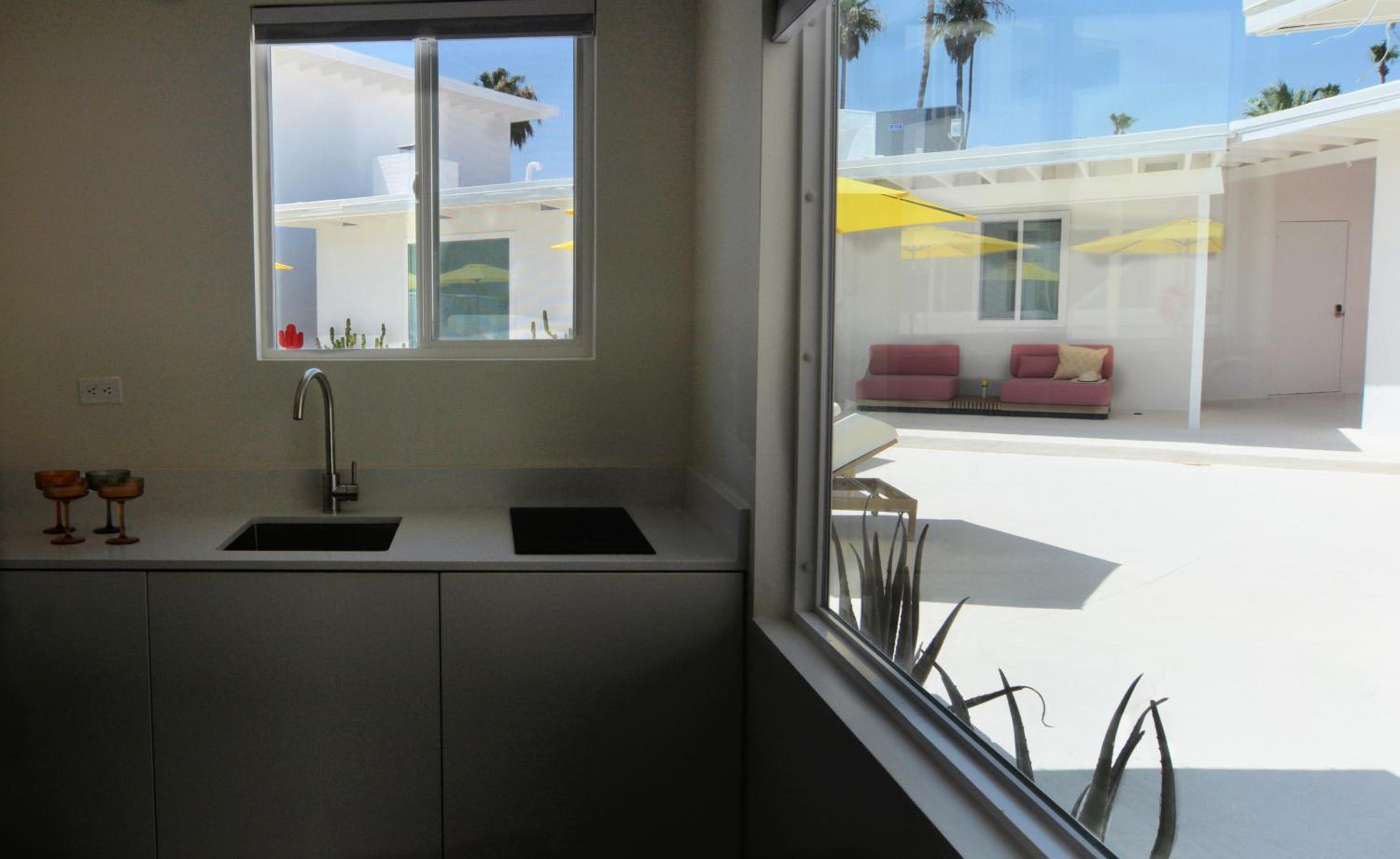 King Suite with Pool View photo 3