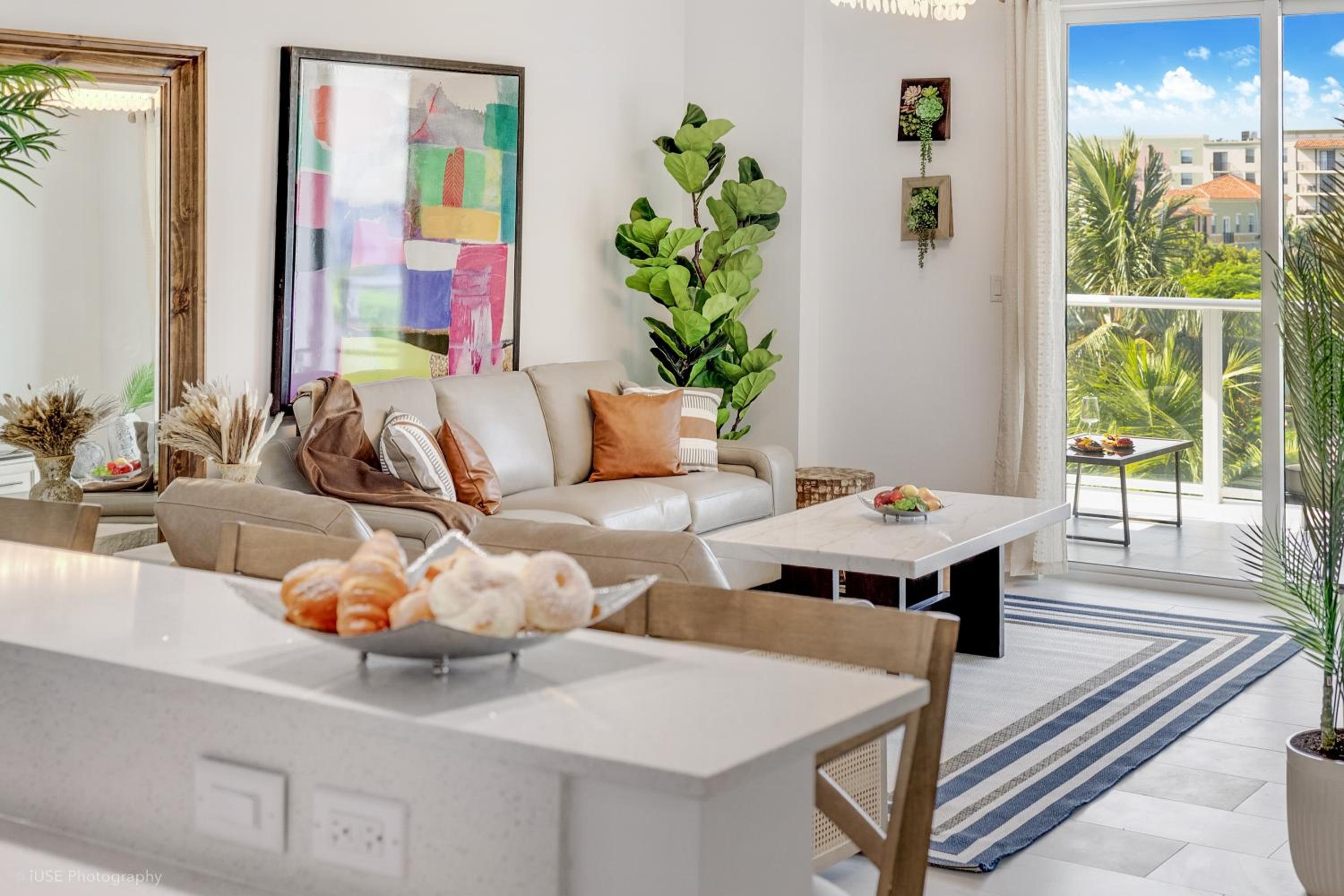 Three-Bedroom Premium Apartment with Balcony photo 2