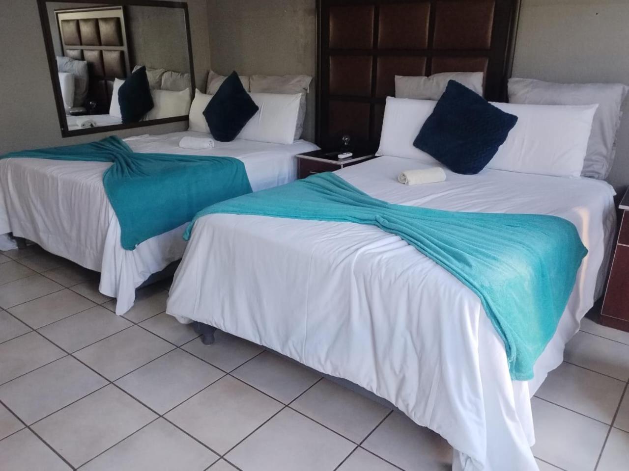 Quadruple Room - Photo 1