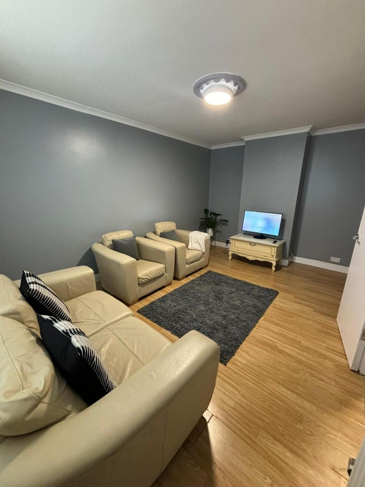 Three-Bedroom House photo 1