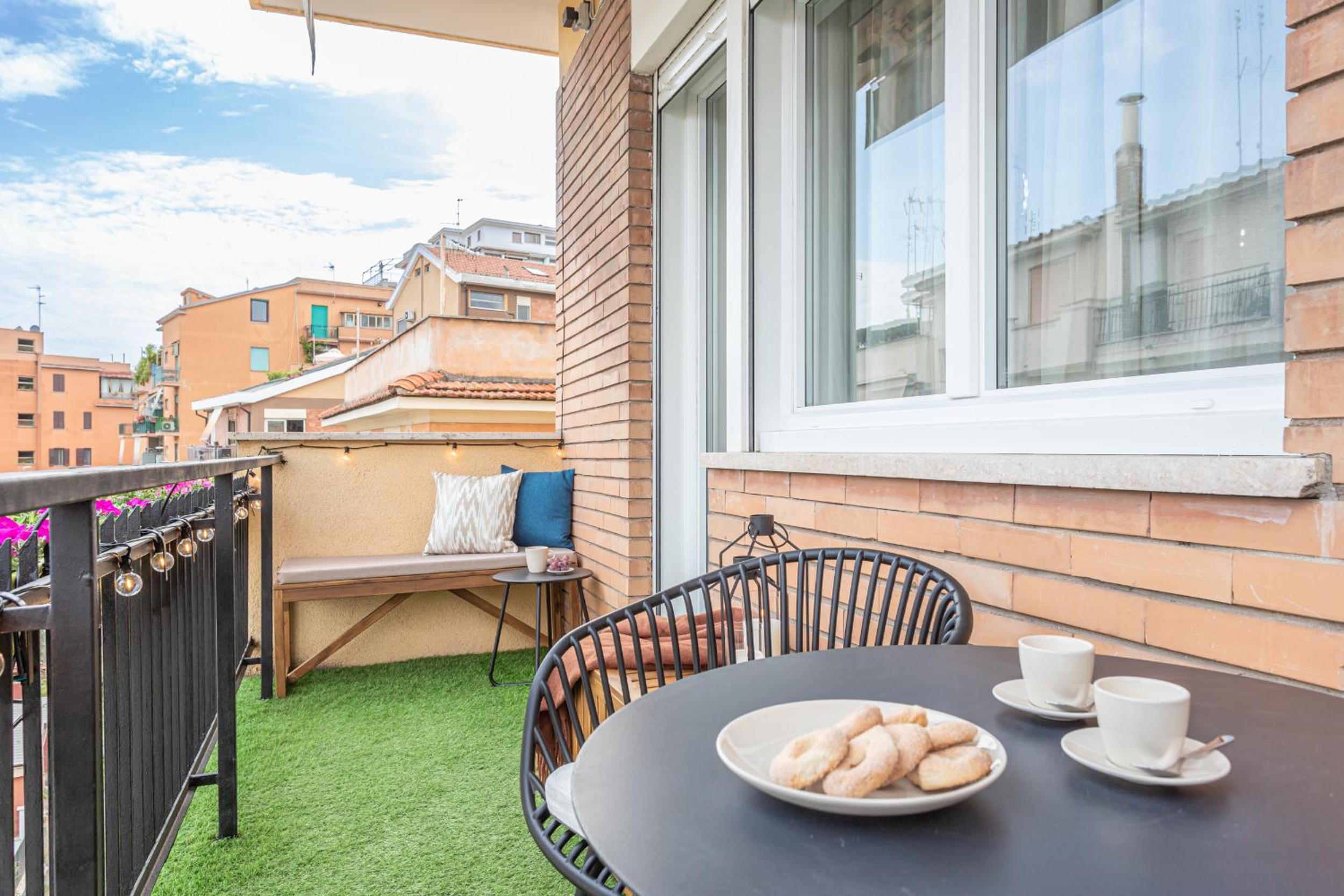 Two-Bedroom Deluxe Apartment with Balcony photo 2
