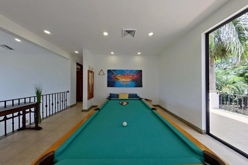 Four-Bedroom House photo 3
