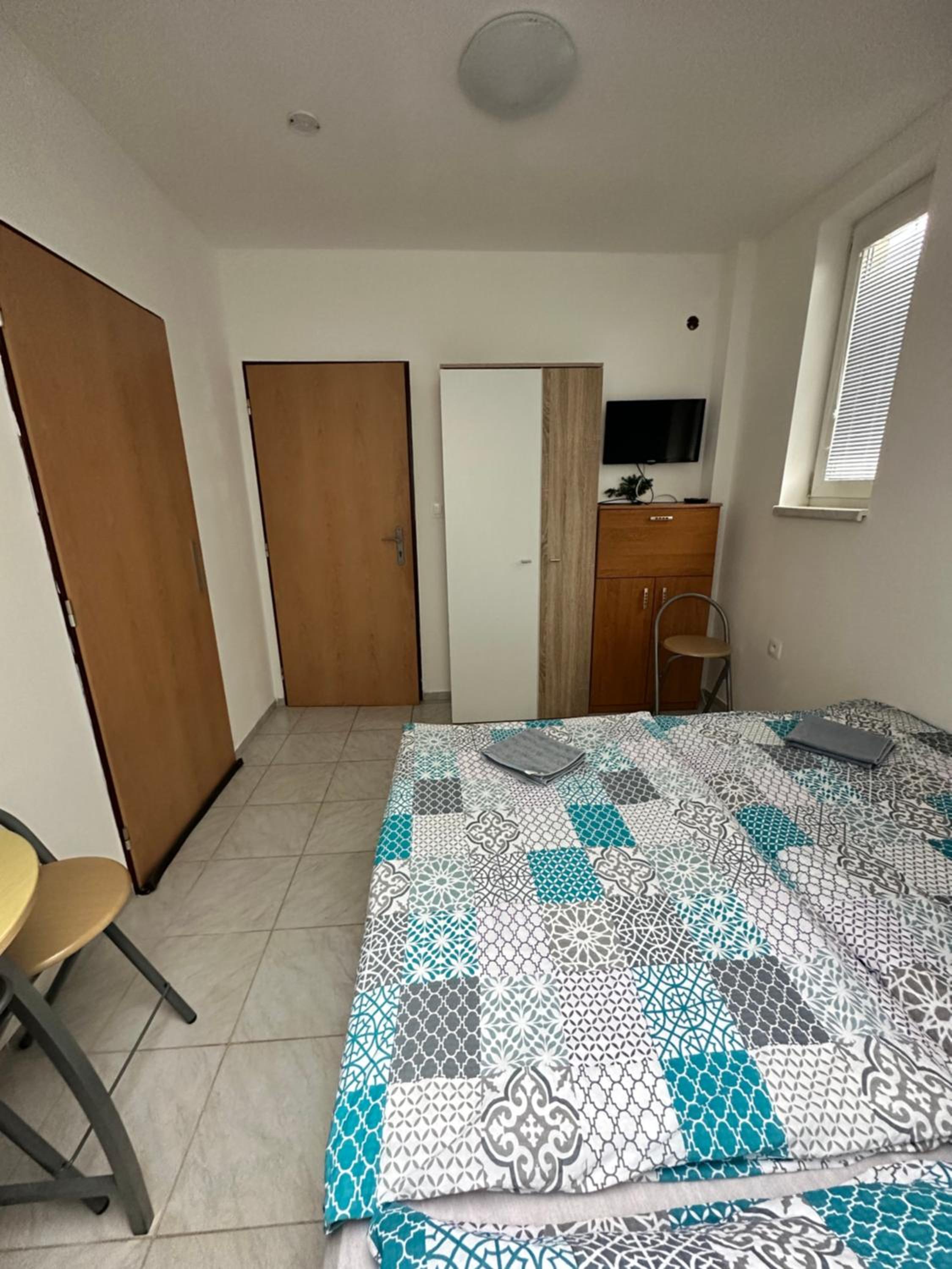 Double Room With Shared Bathroom photo 3
