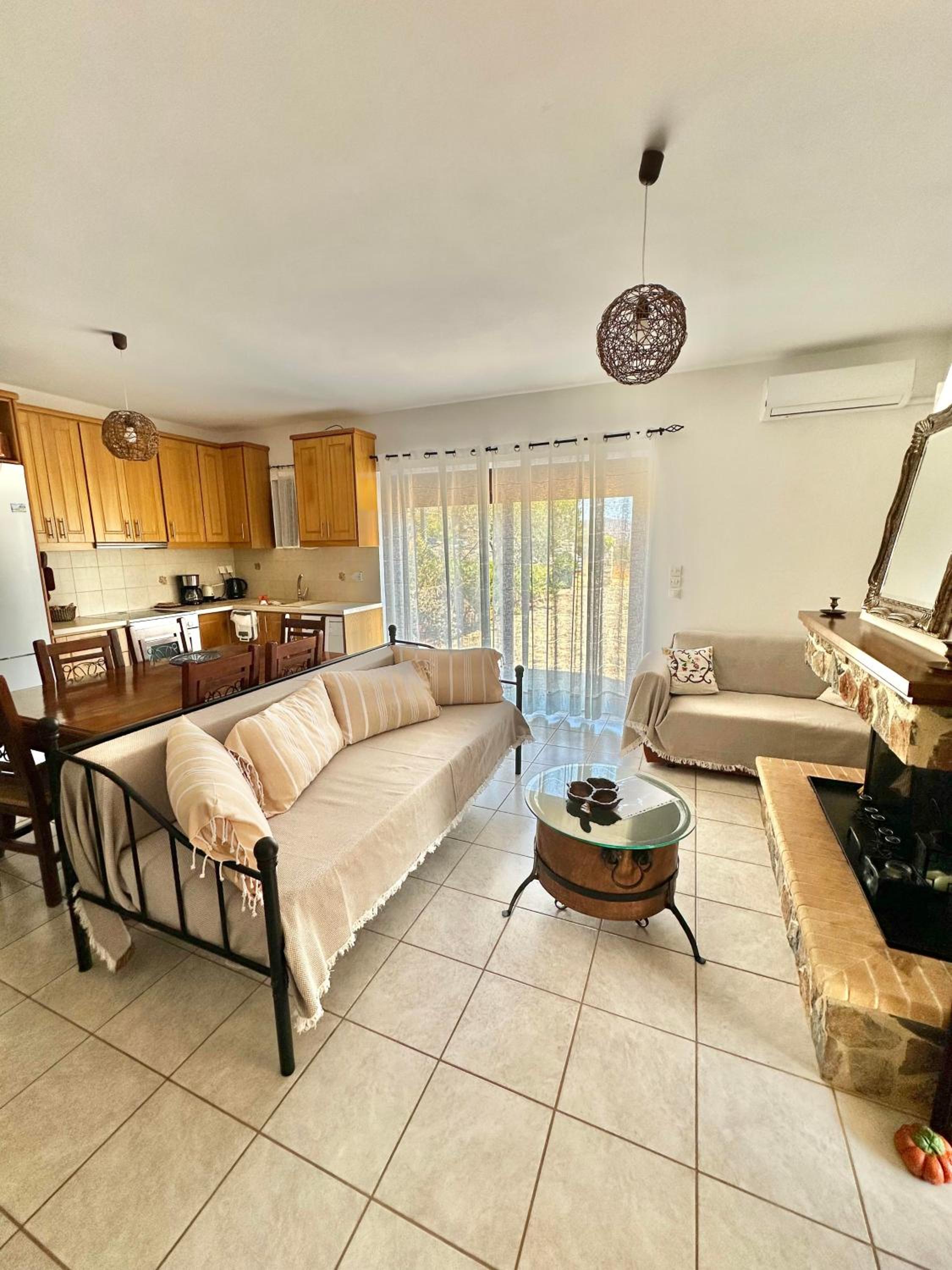 Three-Bedroom House photo 3