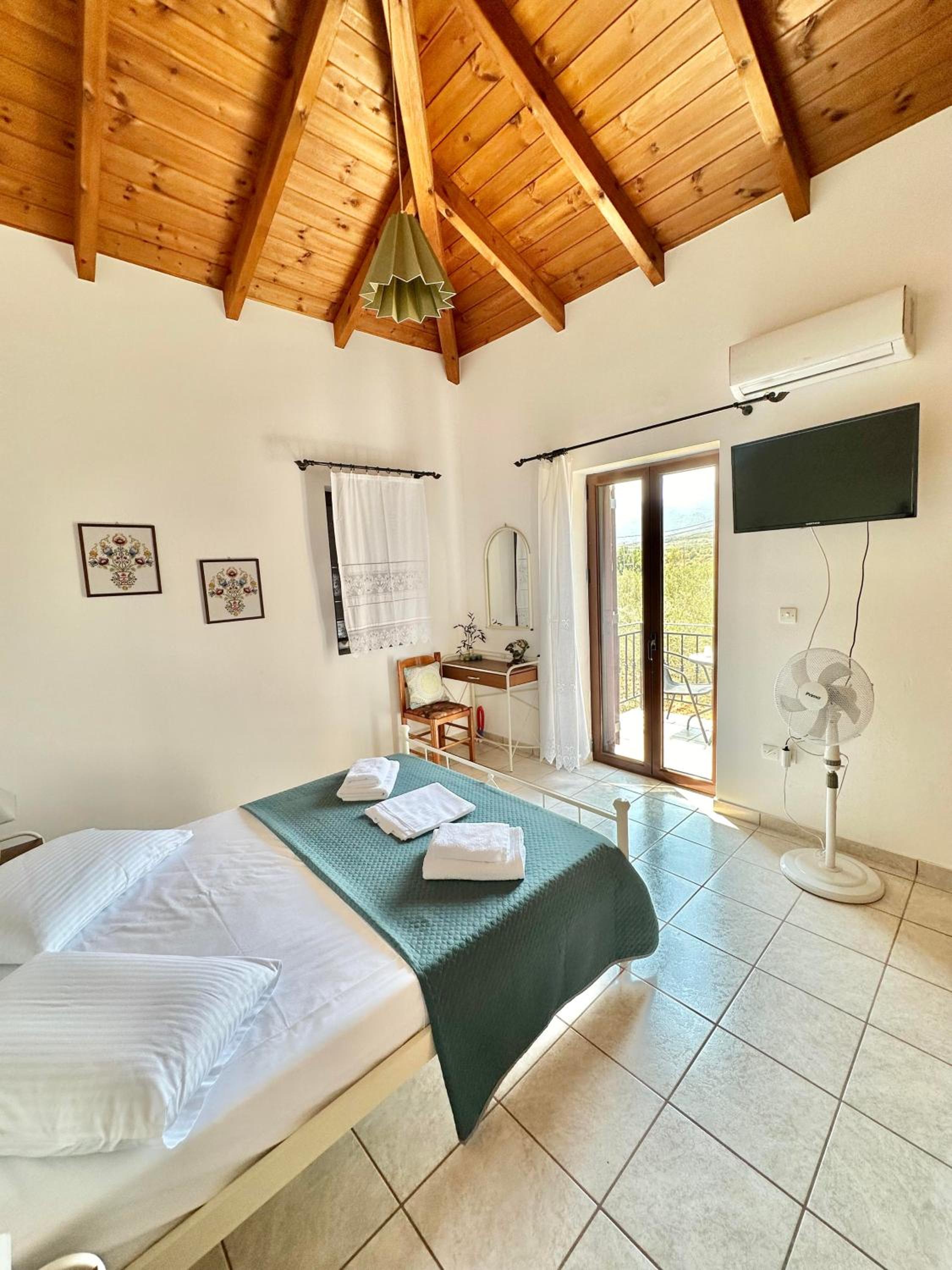 Three-Bedroom House photo 2